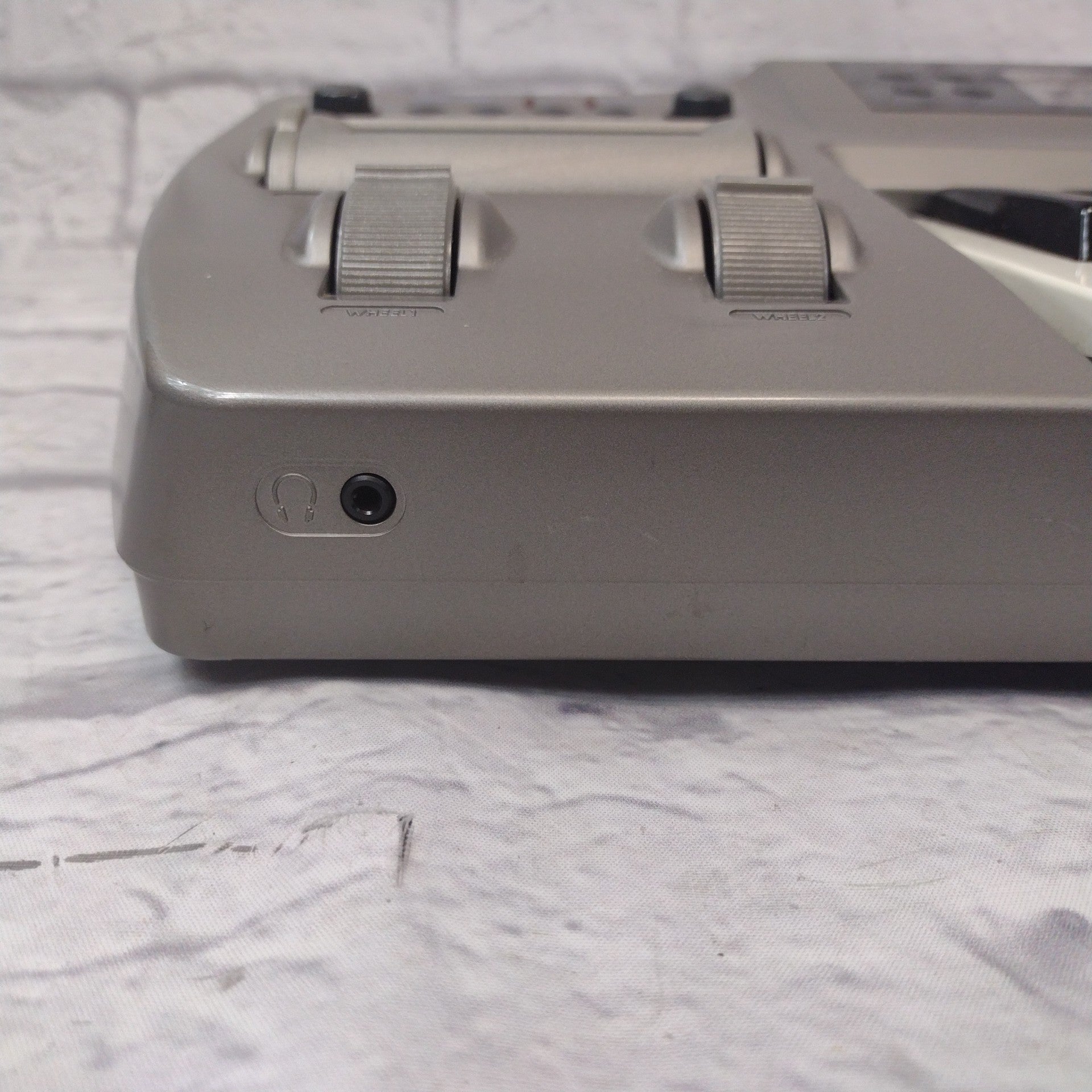 Korg Prophecy Analog Modeling Monophonic Synthesizer