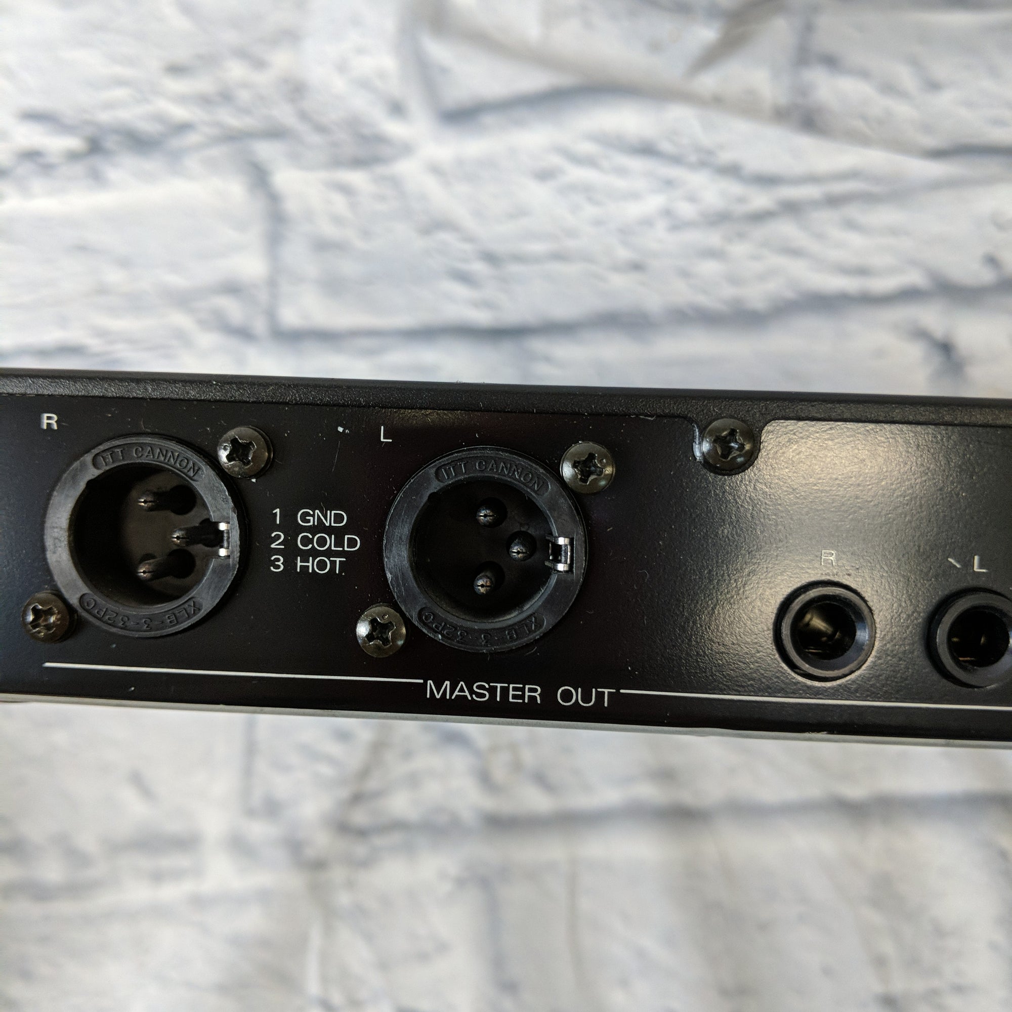 Roland M-120 12-Input Stereo Rack Keyboard Mixer