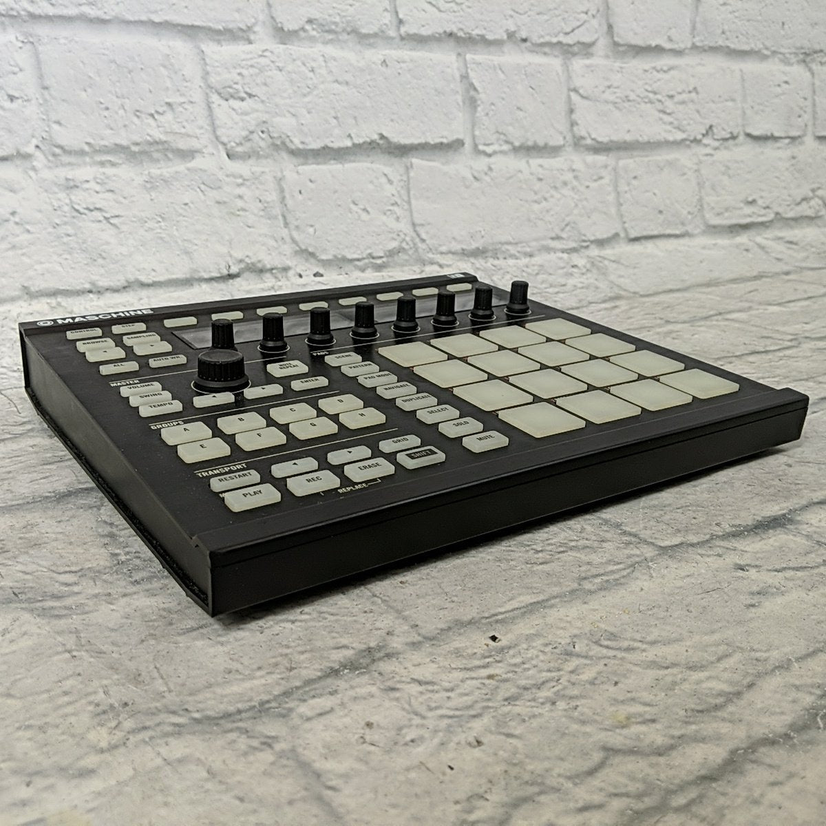 Native Instruments Maschine MkII Controller - Hardware Only