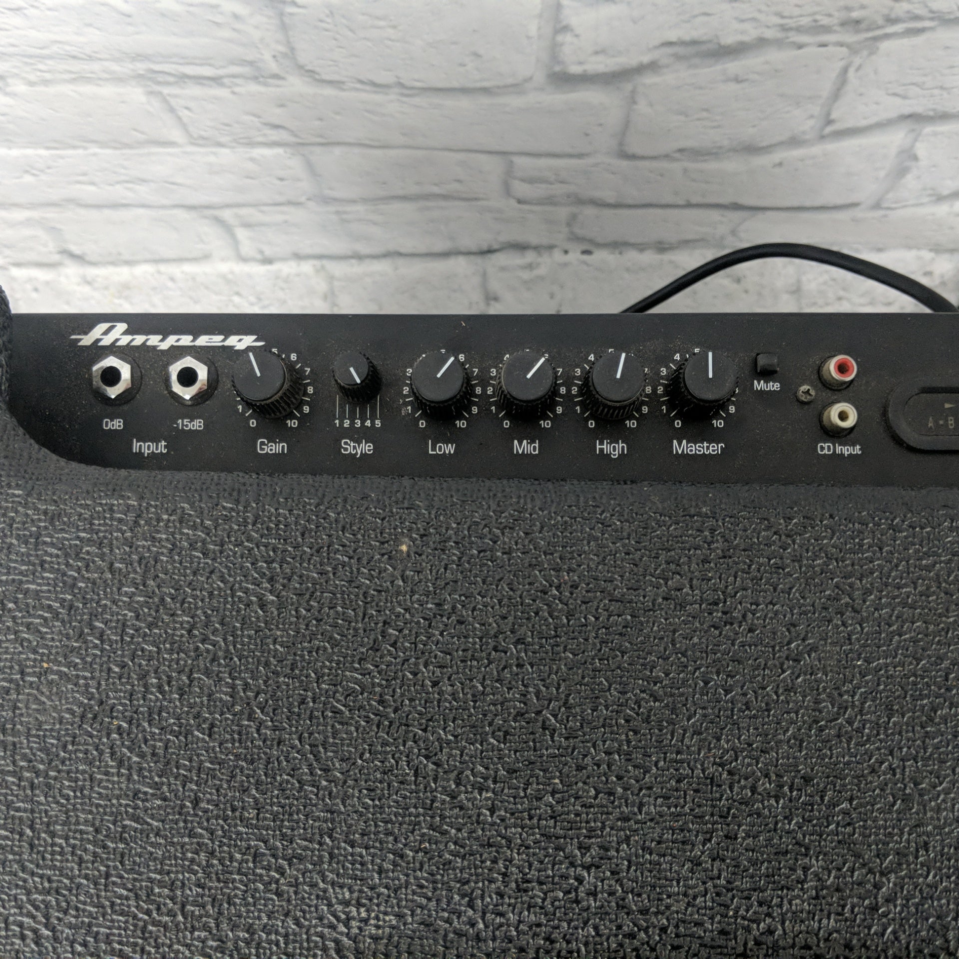 Ampeg BA-115HP Bass Combo