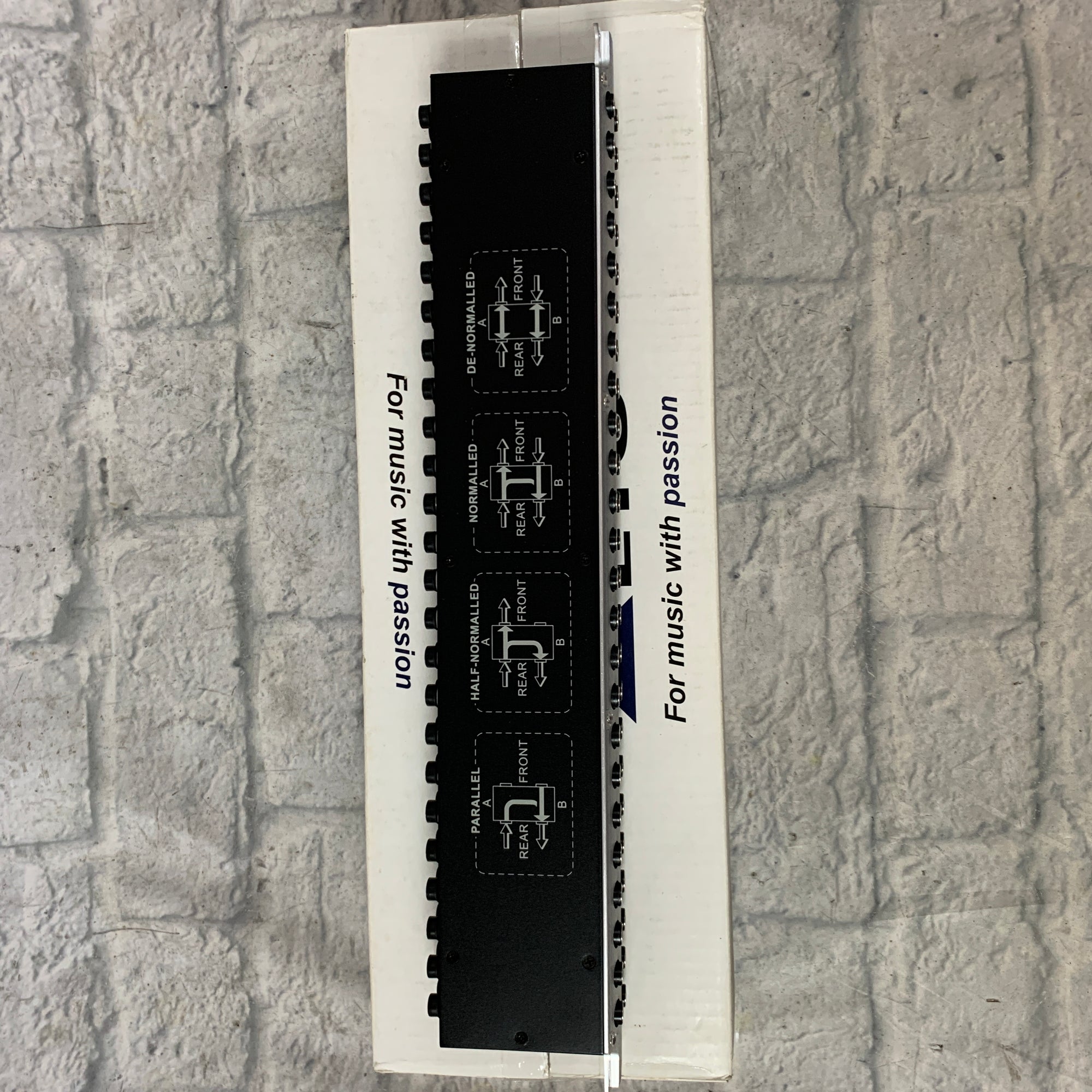 Alto 48-Point Rack Patchbay - New Old Stock!