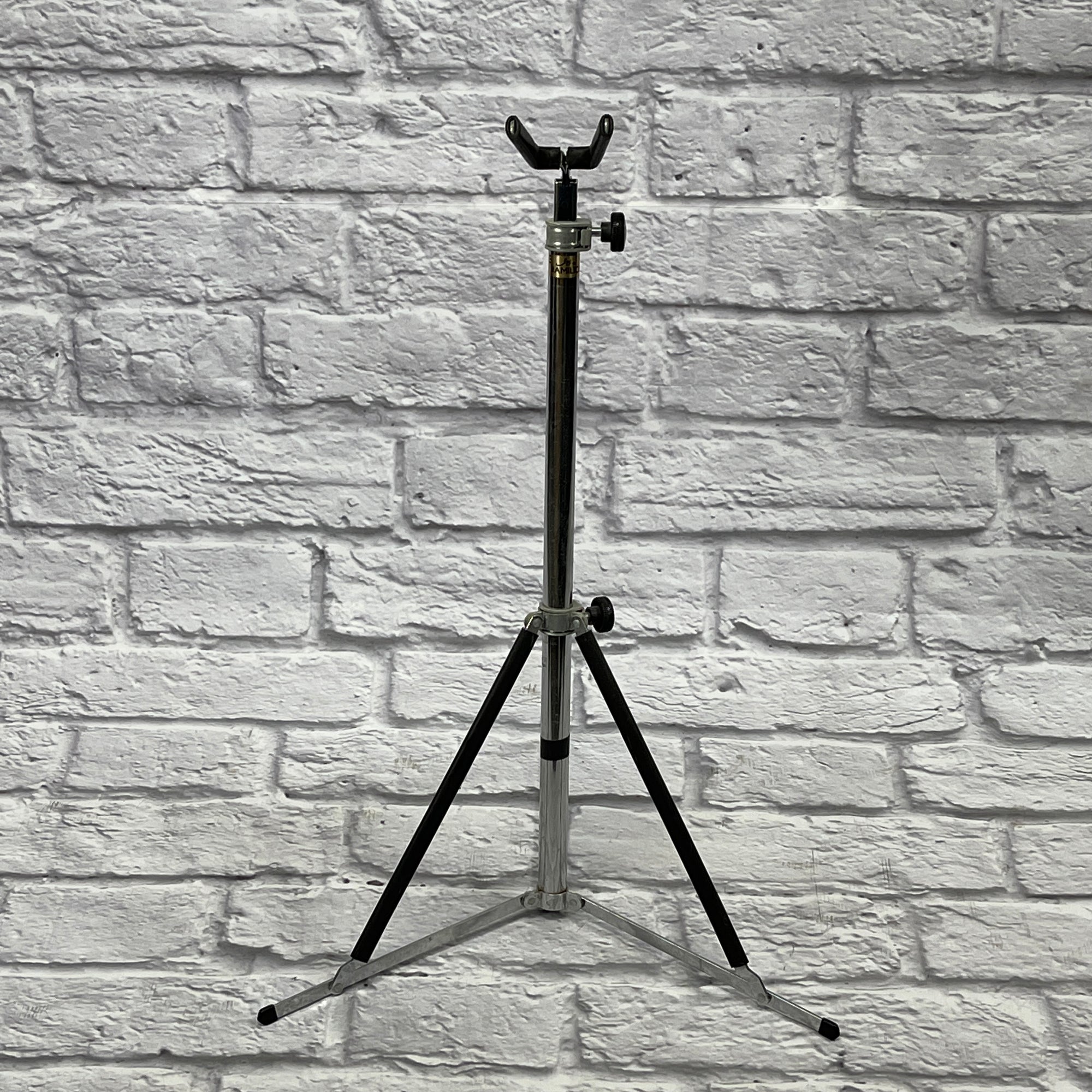 Hamilton Chrome Guitar Stand