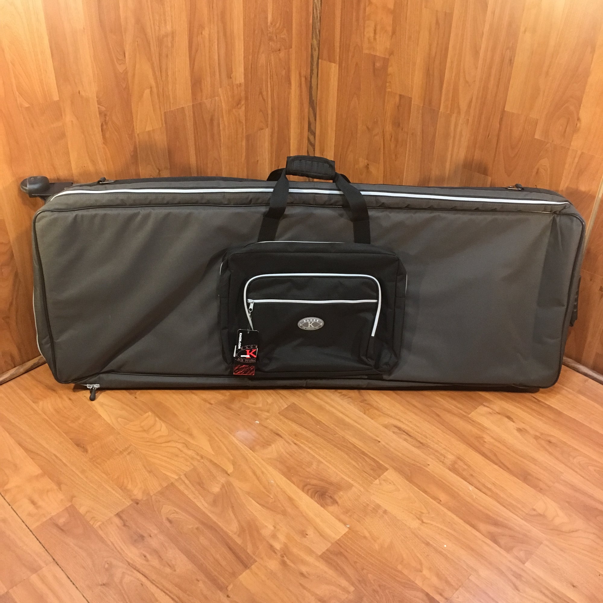 Kaces Standard Keyboard Gig Bag - 47-3/4" x 13-1/2" x 5"