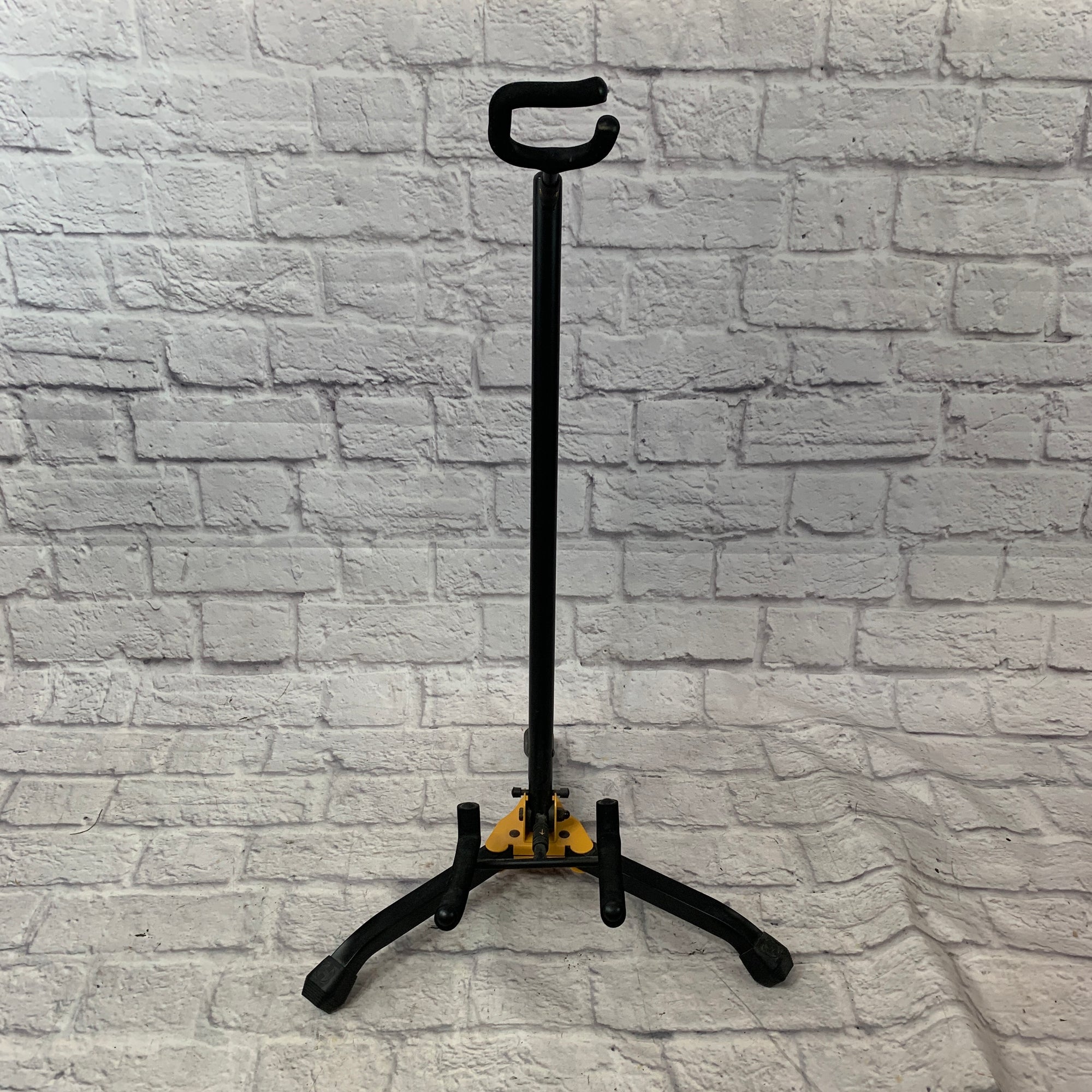 Hercules Deluxe Ultra Sturdy Shock Absorbing Tripod Guitar Stand