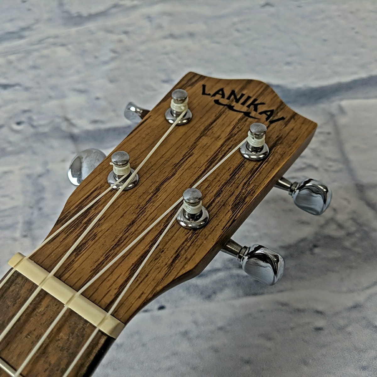 Lanikai OA-C Oak Concert Ukulele