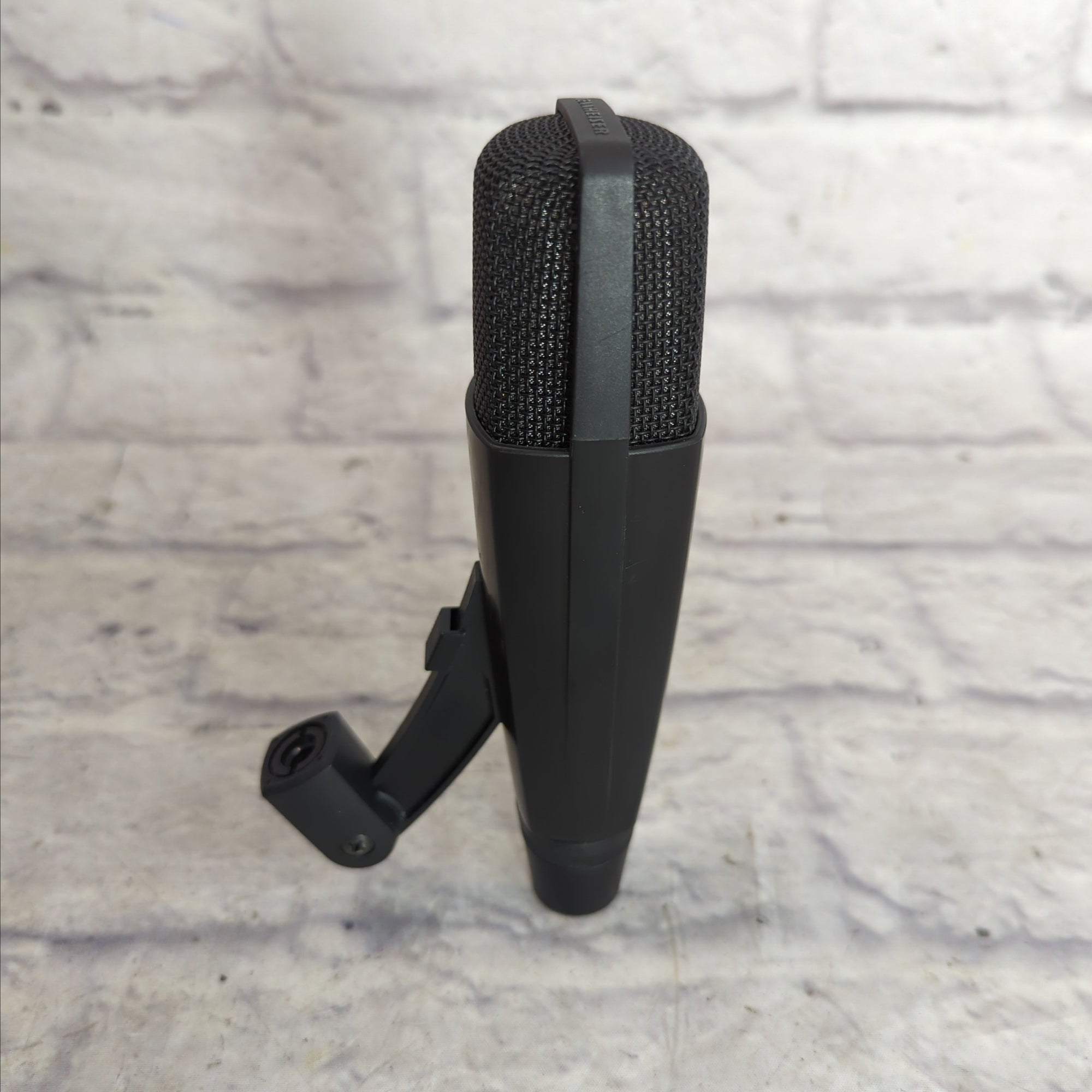 Sennheiser MD 421 II Cardioid Dynamic Microphone