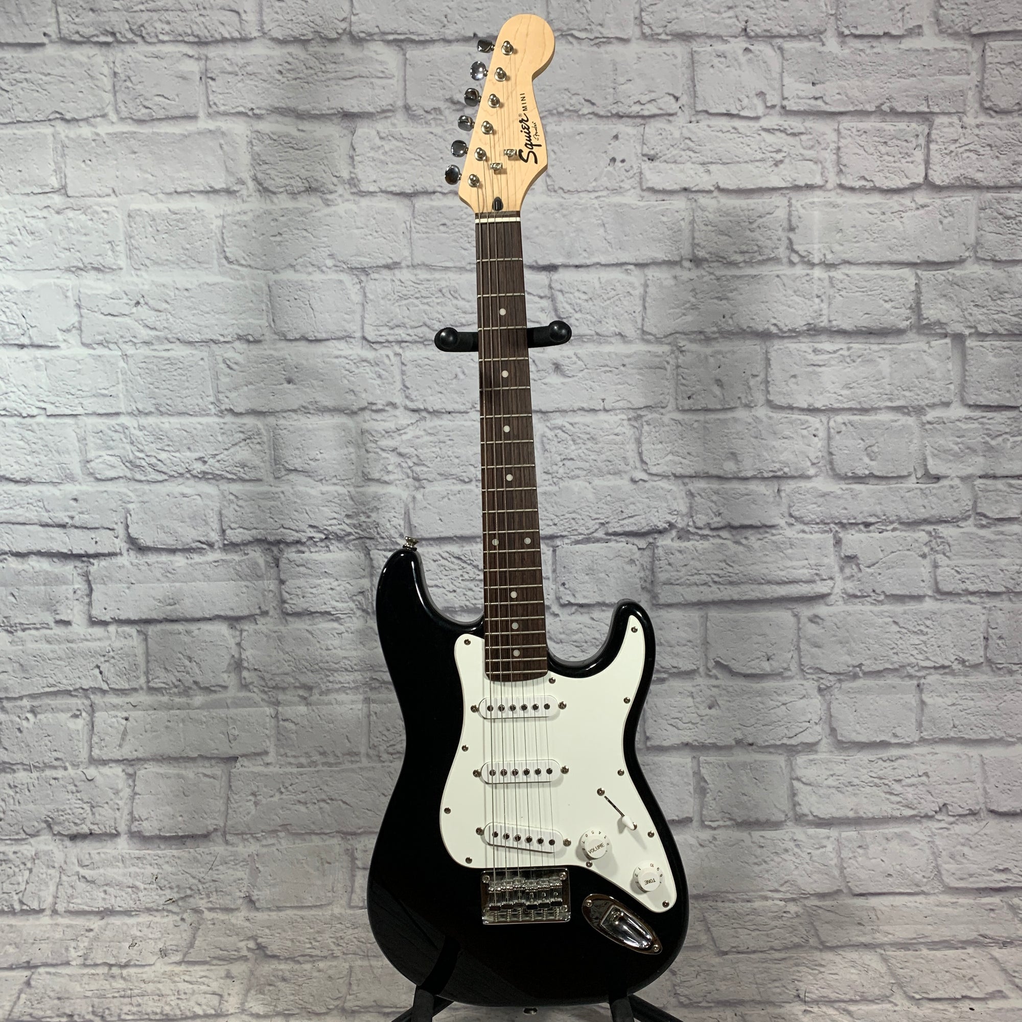 Squier Mini Stratocaster Black - Evolution Music