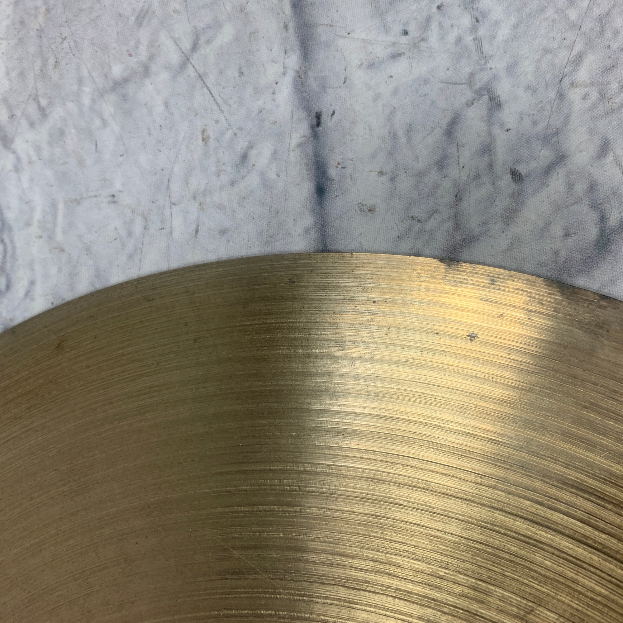 Zildjian 16 Avedis Thin Crash Cymbal