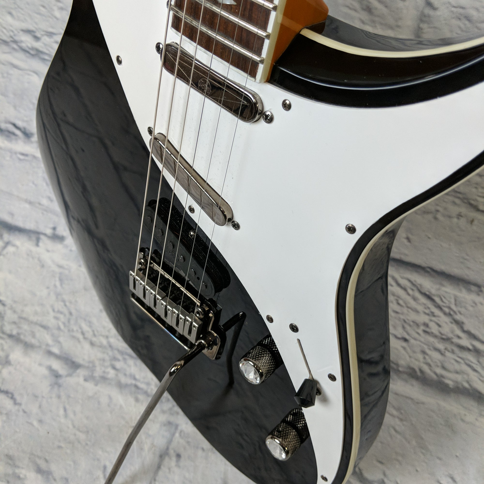 Samick RS20BLK Greg Bennett RS20 Rose Electric Guitar