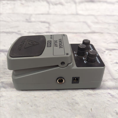 Behringer VD400 Delay Pedal
