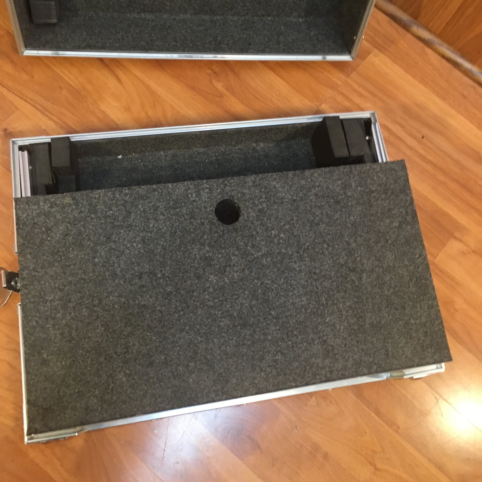 Traktor S4MK2 DJ Controller with Case