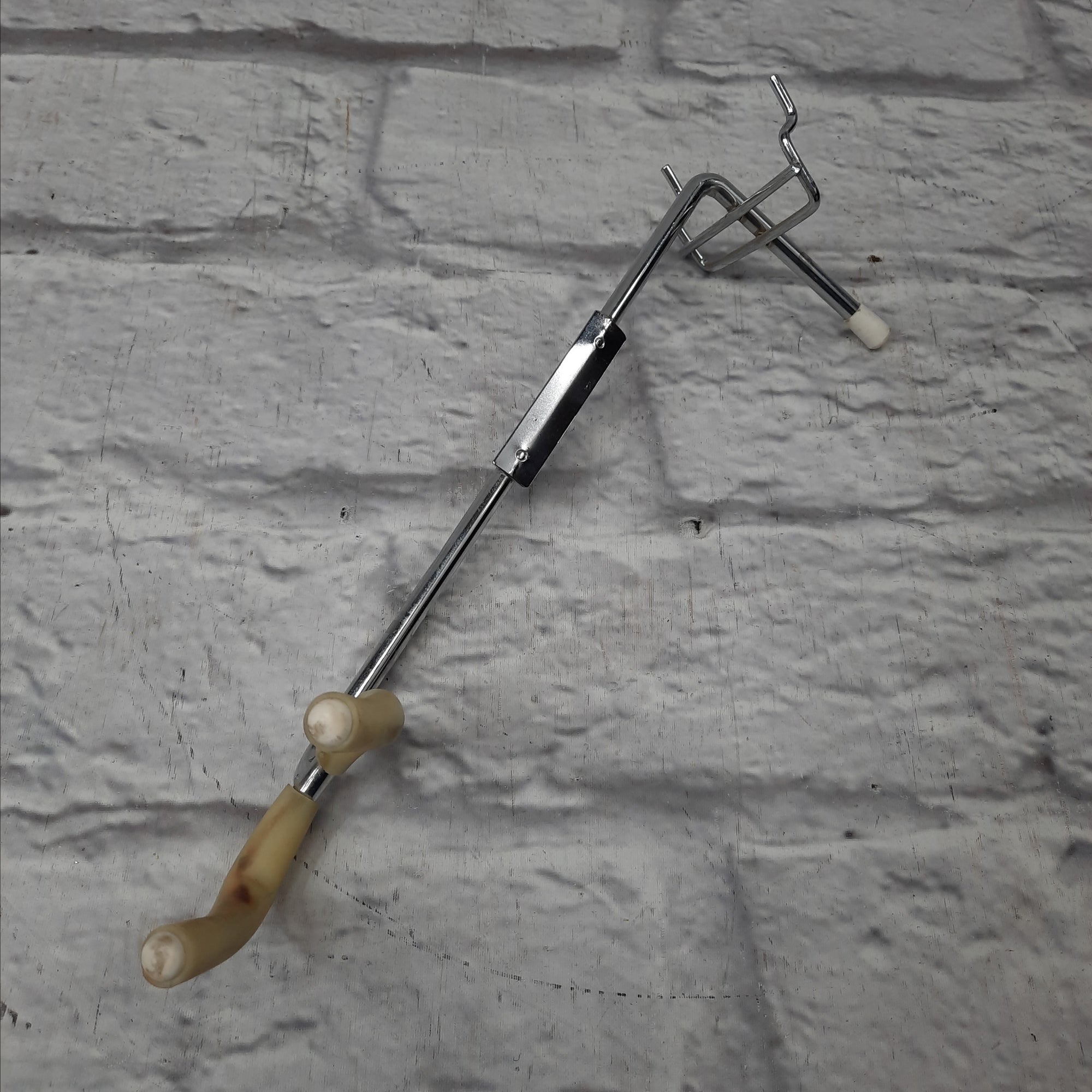 Cort Right Facing Pegboard or Slatwall Guitar Hanger (8 Pack) #3