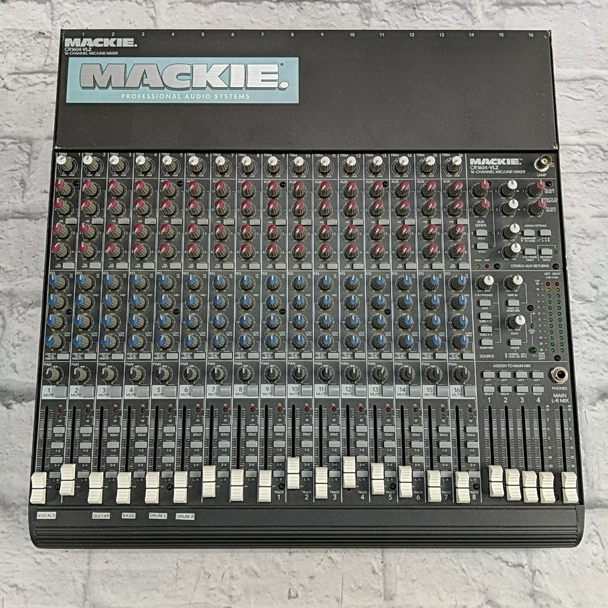 Mackie 1604-VLZ 16ch Passive Mixer - Evolution Music Mackie 1604-VLZ 16ch Passive Mixer - Evolution Music