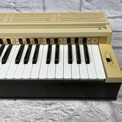 Magnus Model 7000 Chord Organ