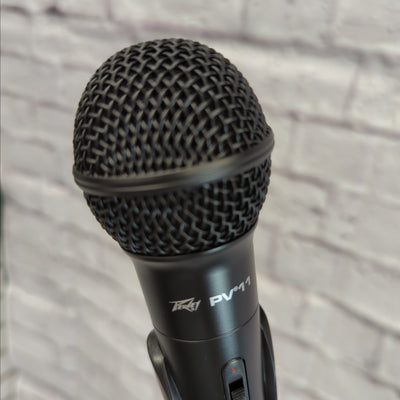 Peavey PV11 Dynamic Microphone, XLR Cable, Boom Microphone Stand Set