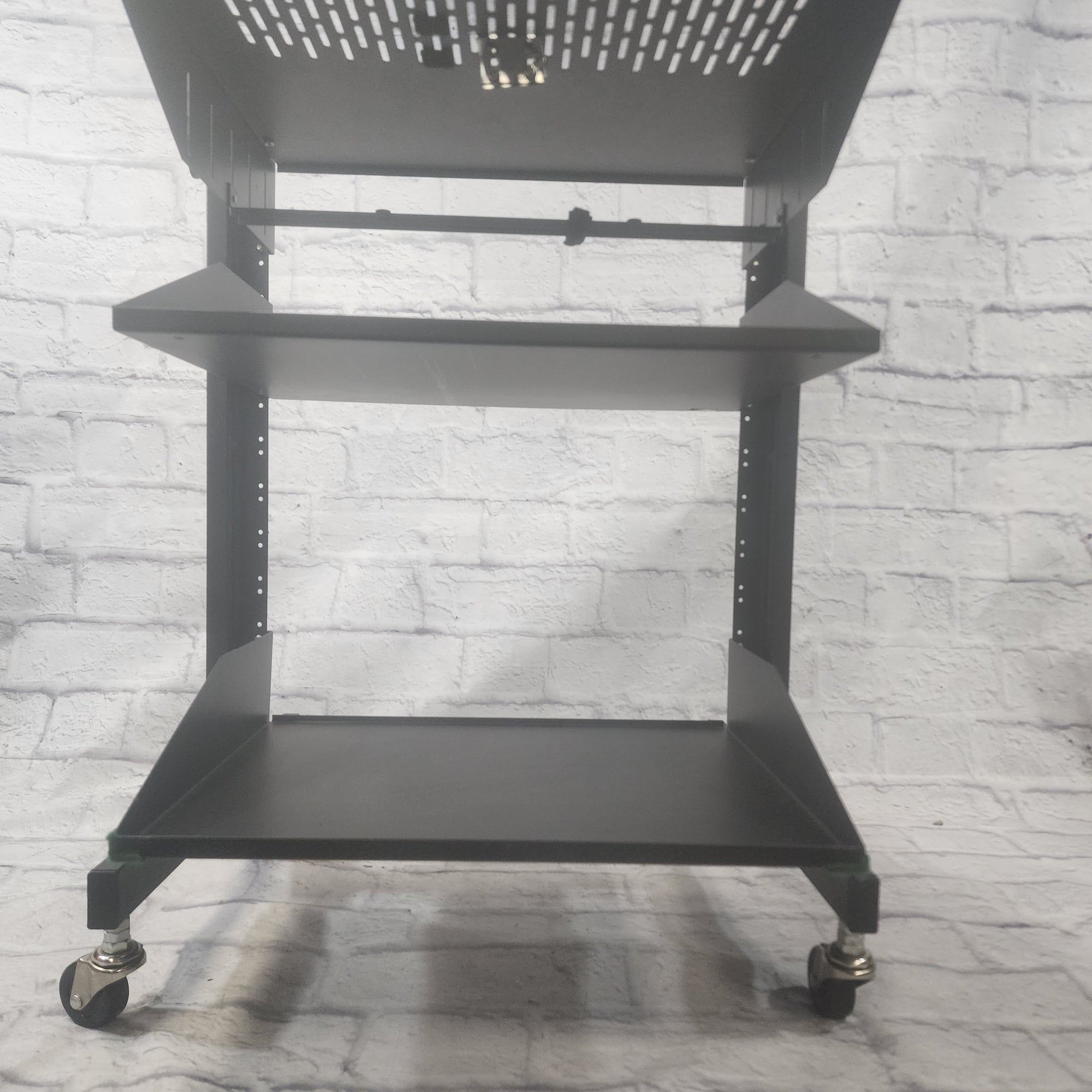 Unknown Rolling 15u Rack Shelf