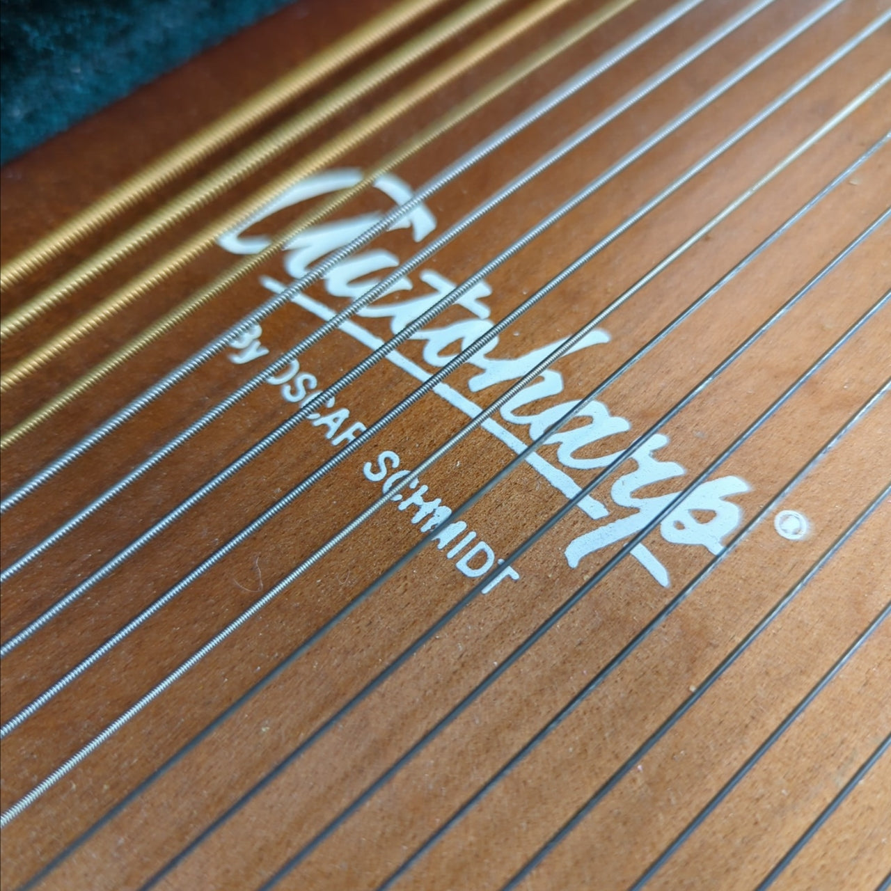 Oscar Schmidt 21-C-R Autoharp with Hard Case ca 1979