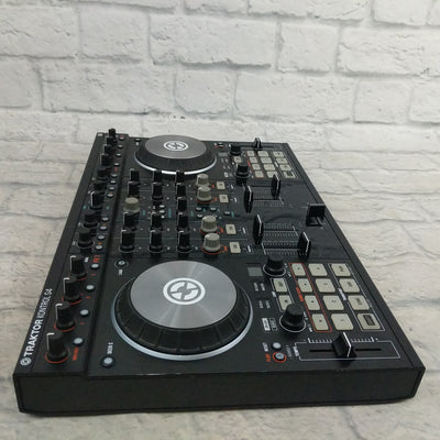 Native Instruments Traktor Kontrol s4 MK2 Controller