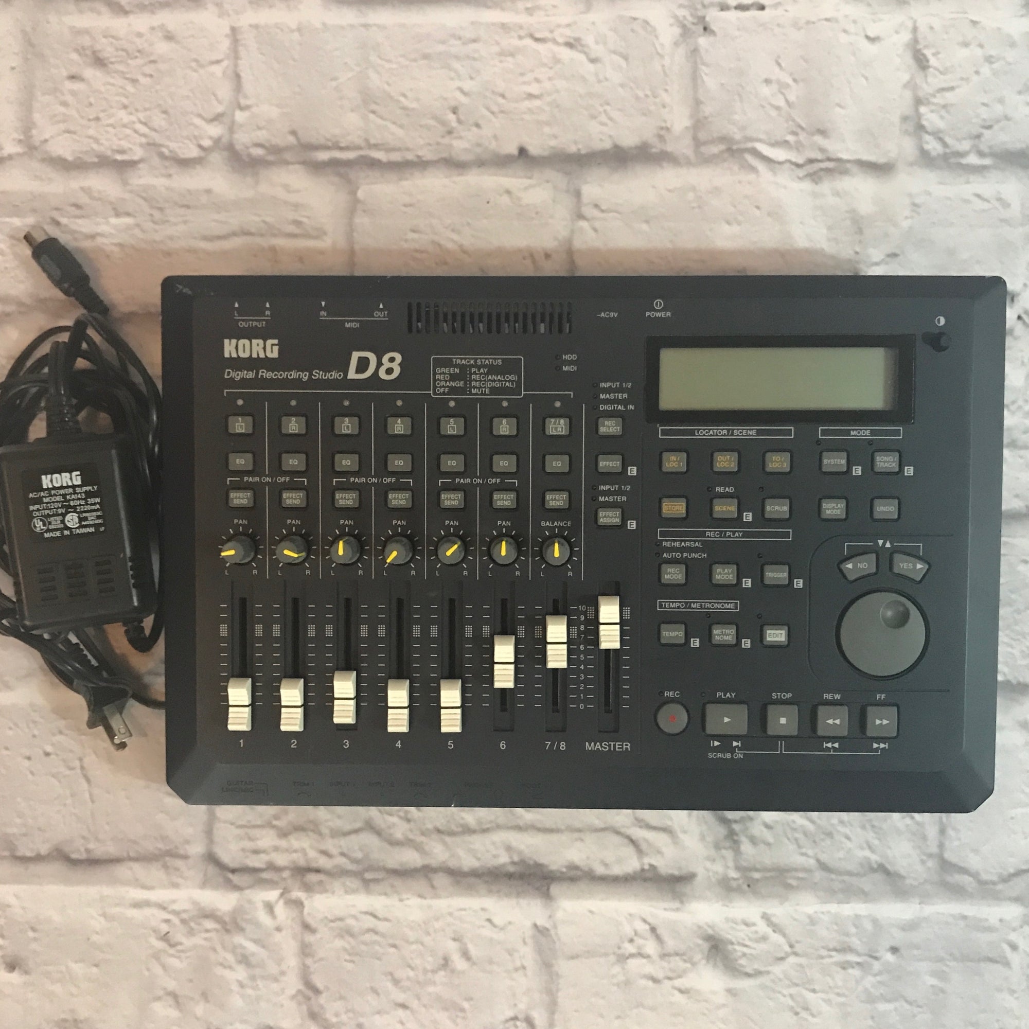 Korg D8 Digital Recorder w/ PS