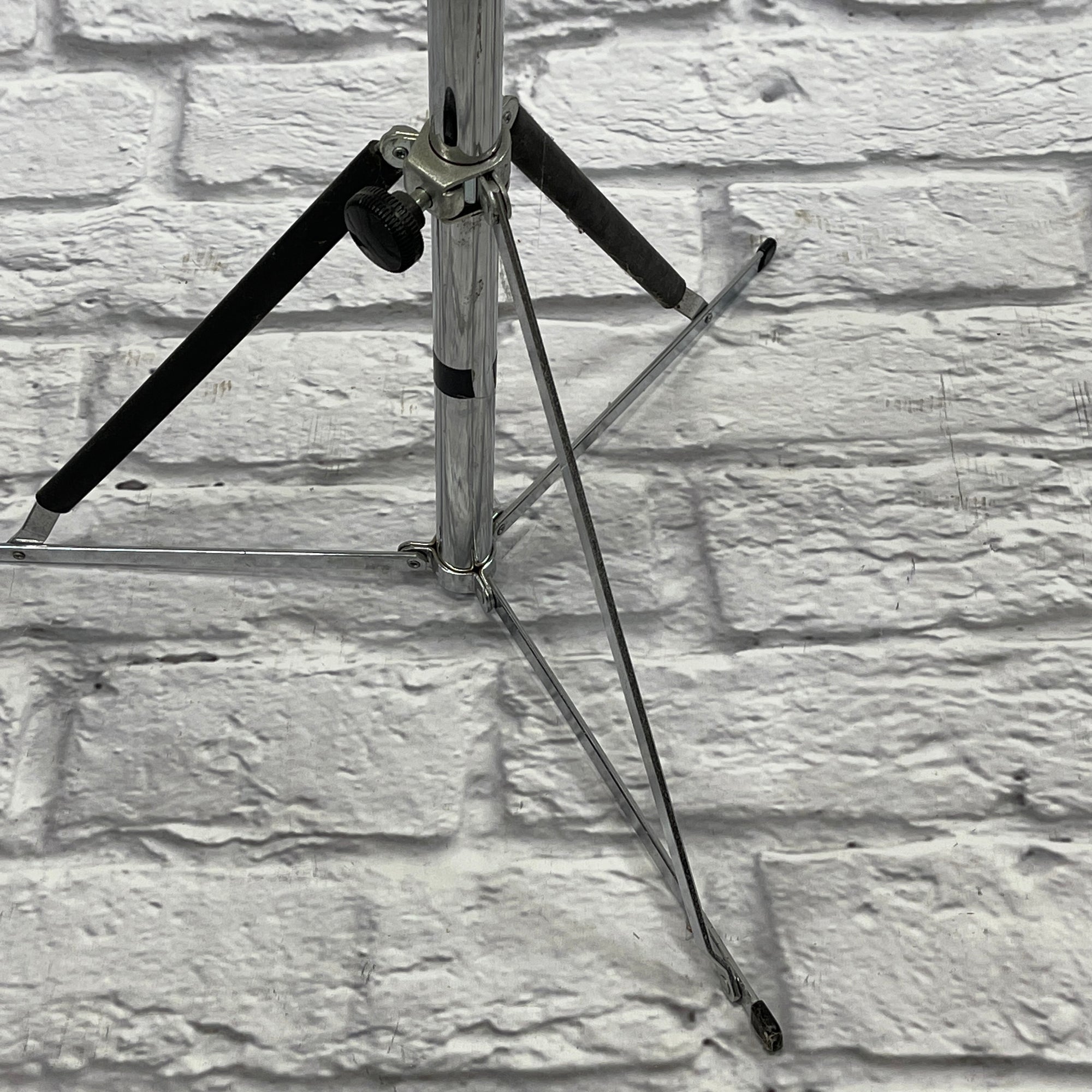 Hamilton Chrome Guitar Stand