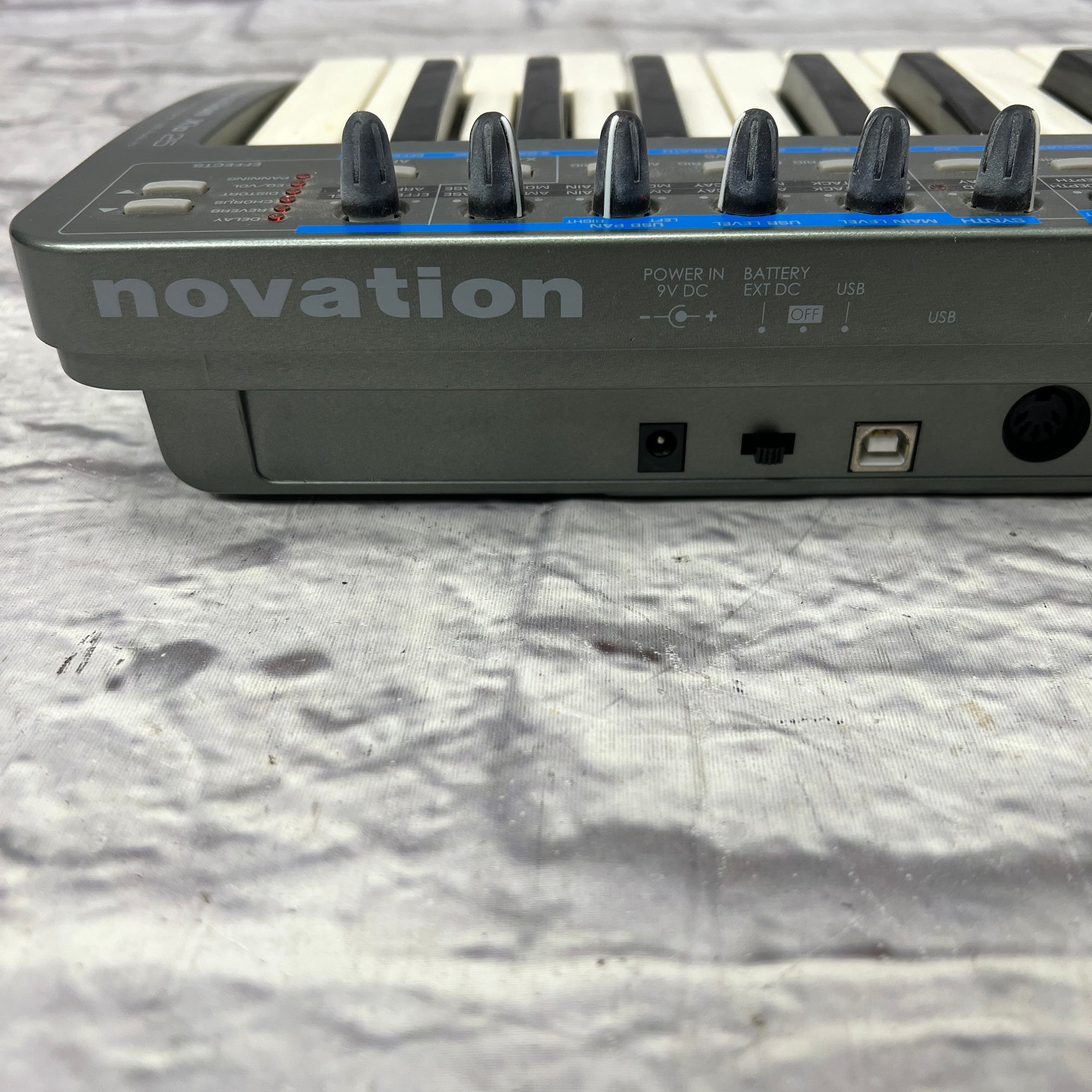 Novation Xio 25 Synth - Evolution Music