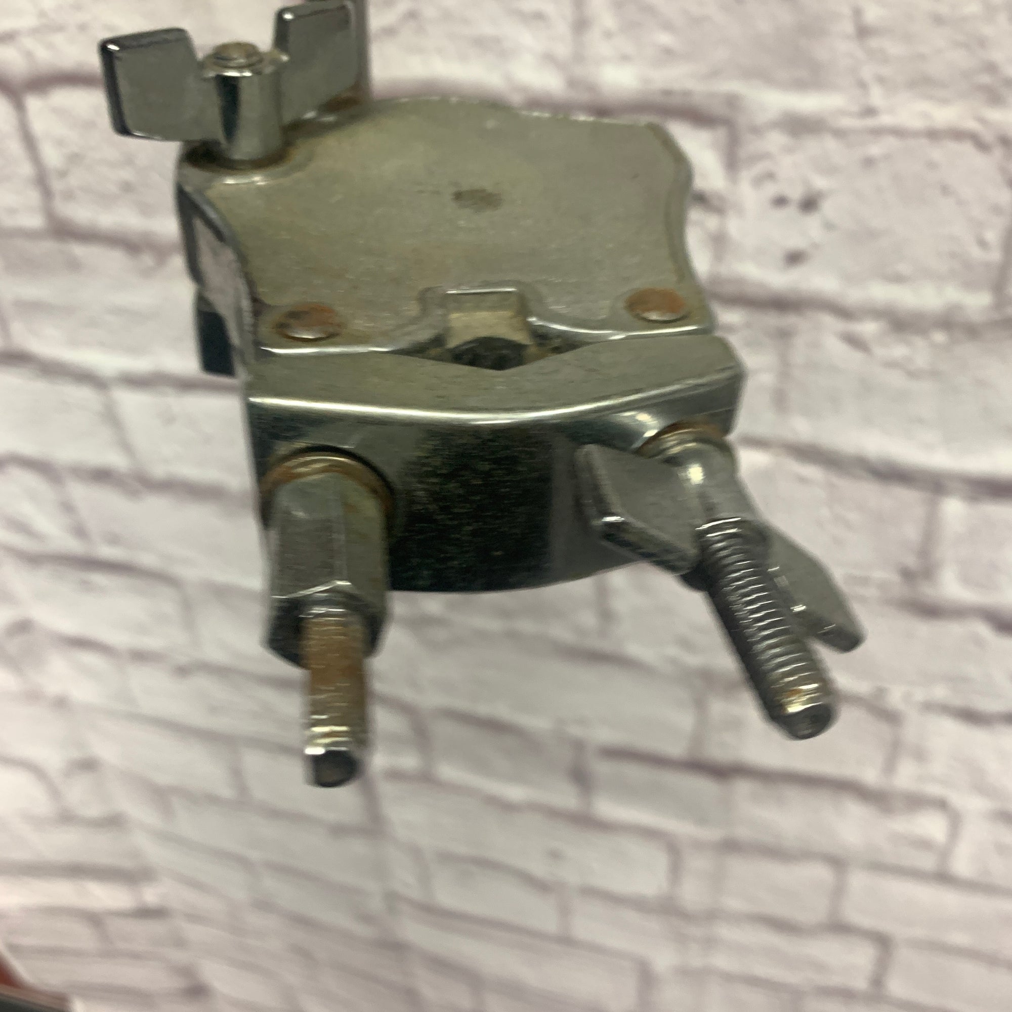 Unknown Ball and L Rod Tom Mount