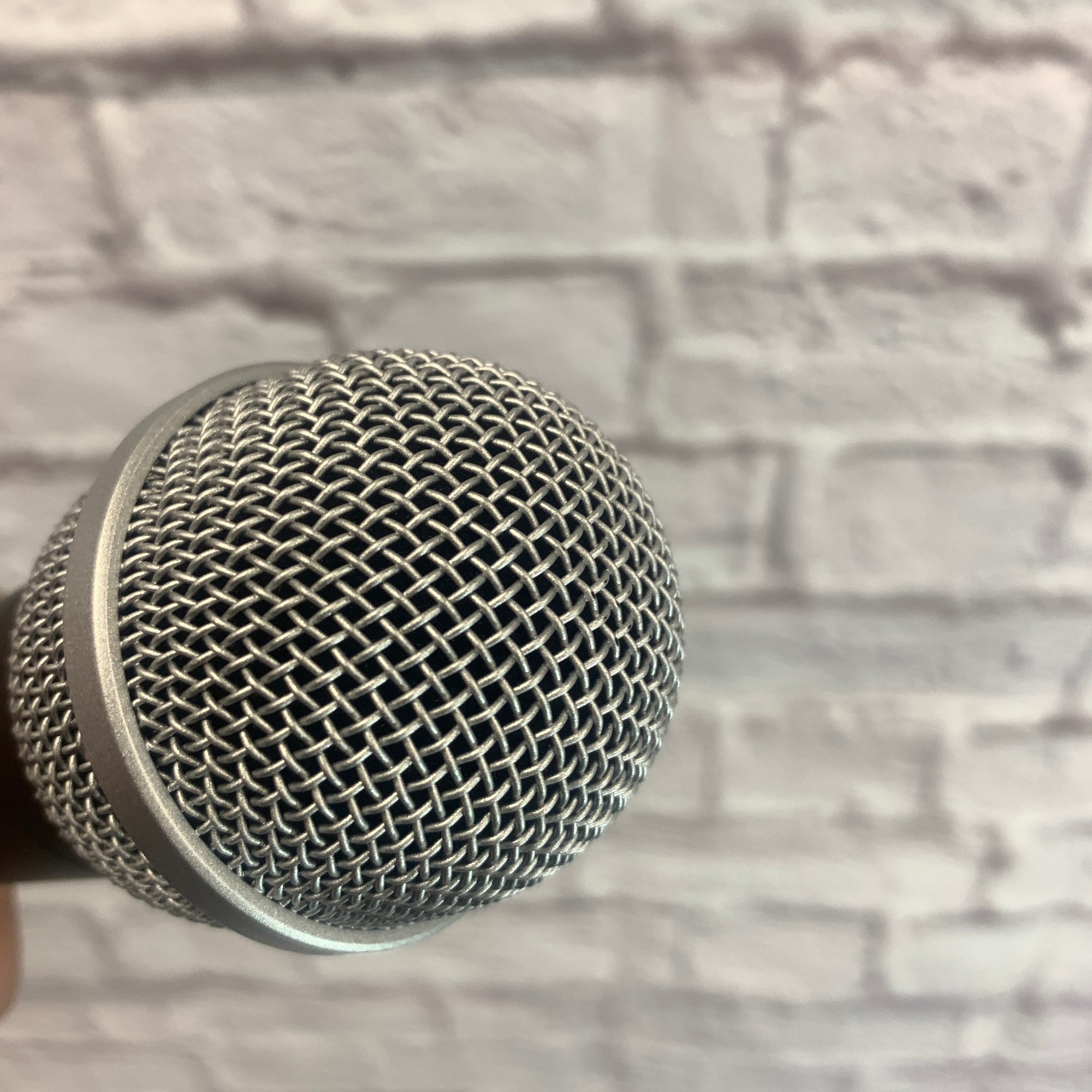 Amazon Basics Dynamic Vocal Microphone Evolution Music