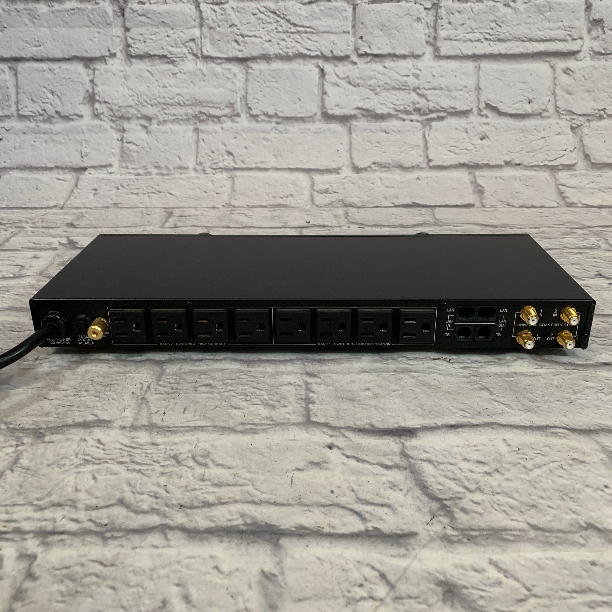 Panamax M4300-PM Power Conditioner