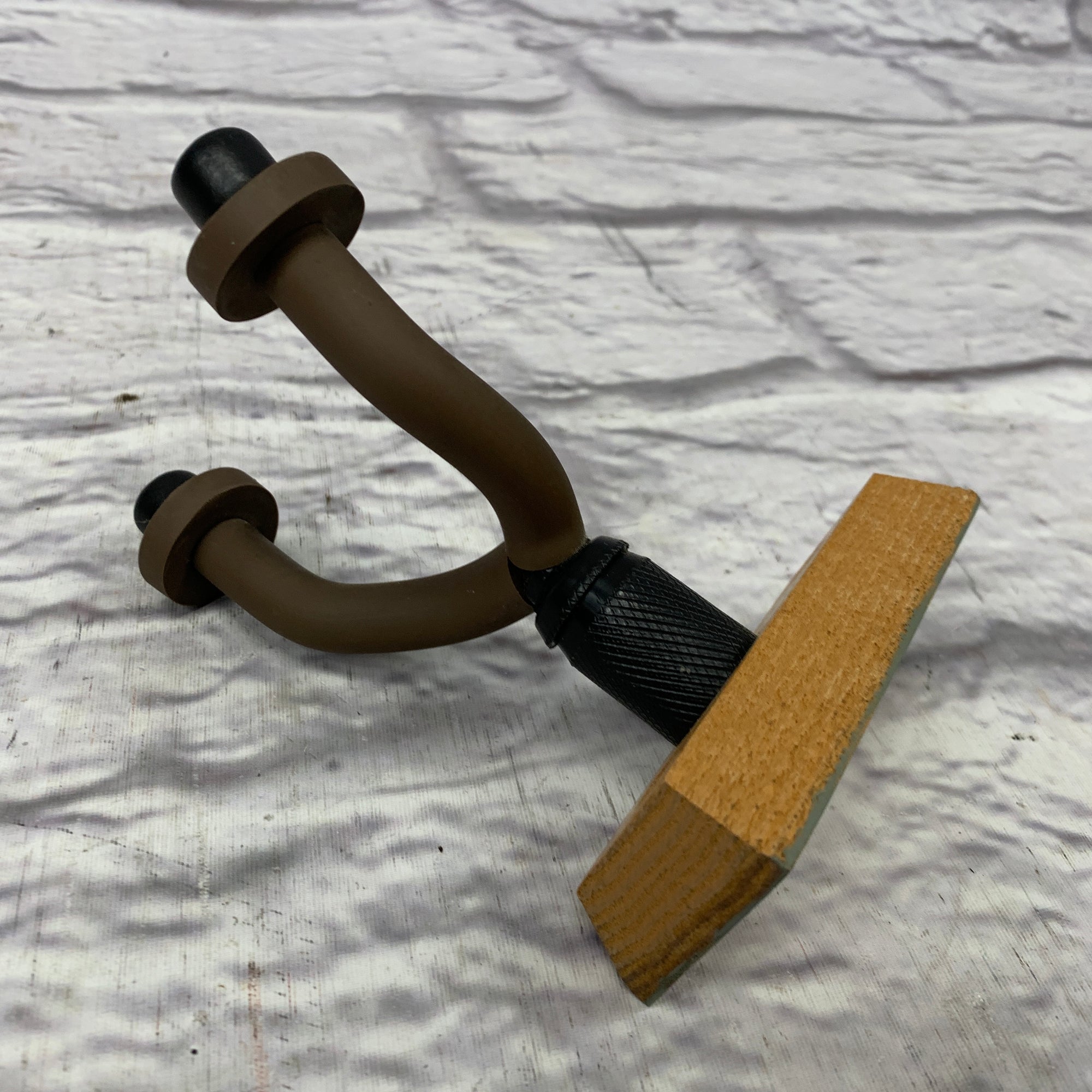 String Swing Wall Guitar Hanger