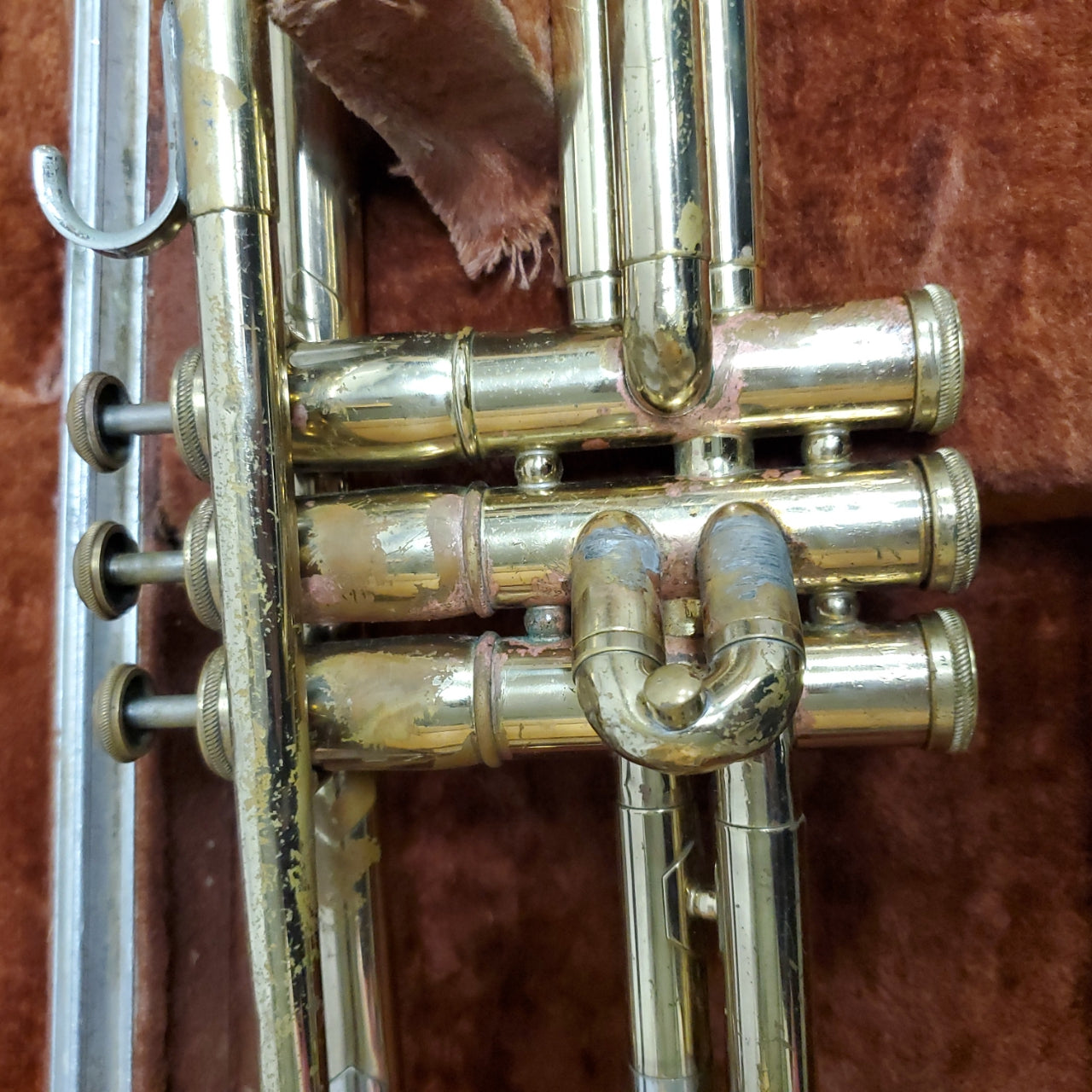 Vintage 1965 Olds Ambassador Trumpet