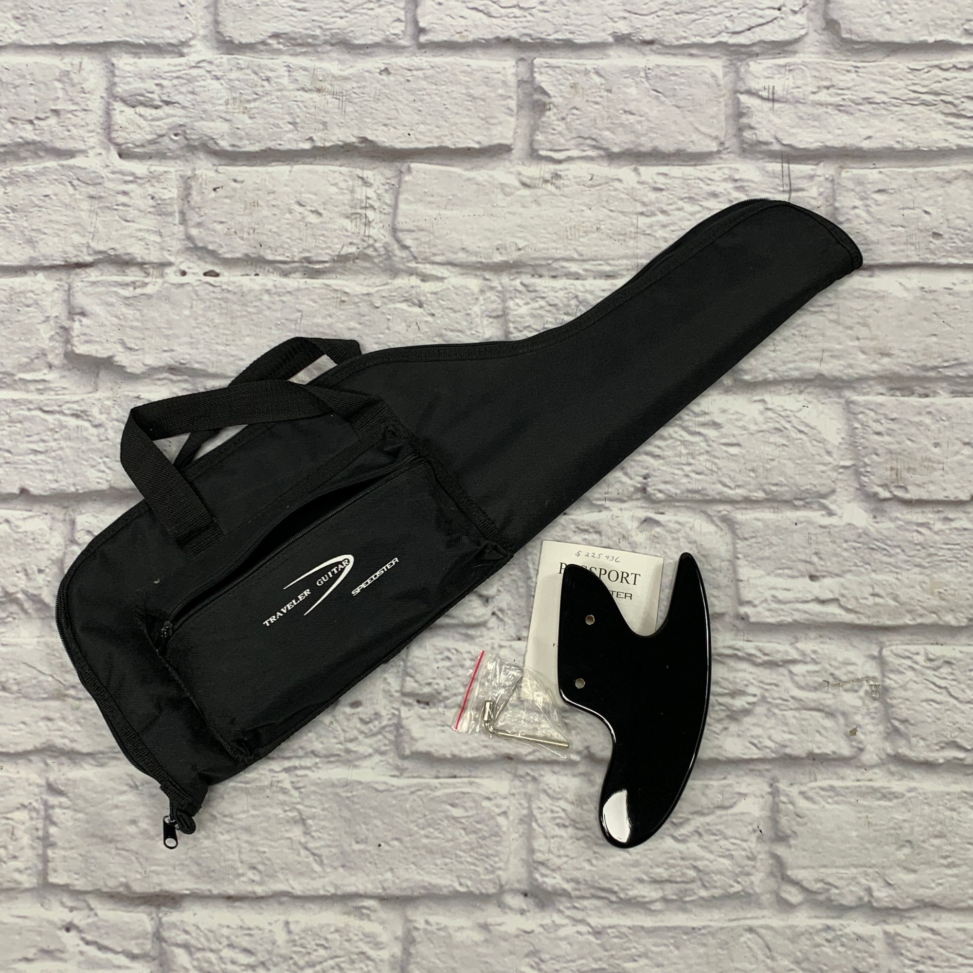 Traveler Speedster Travel Electric Guitar Black w/ Gig Bag