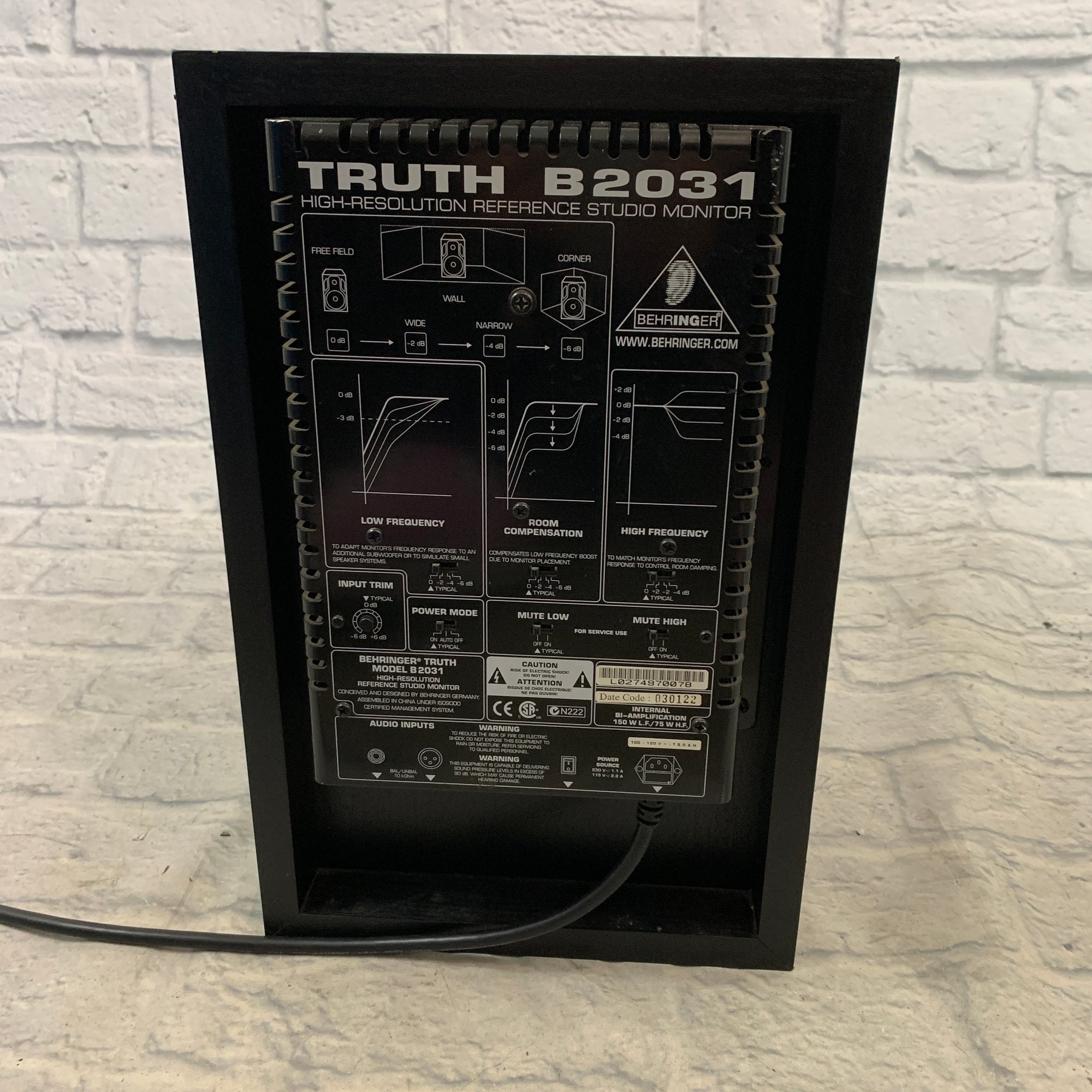 Behringer Truth B2031 Active High-Resolution Studio Monitor