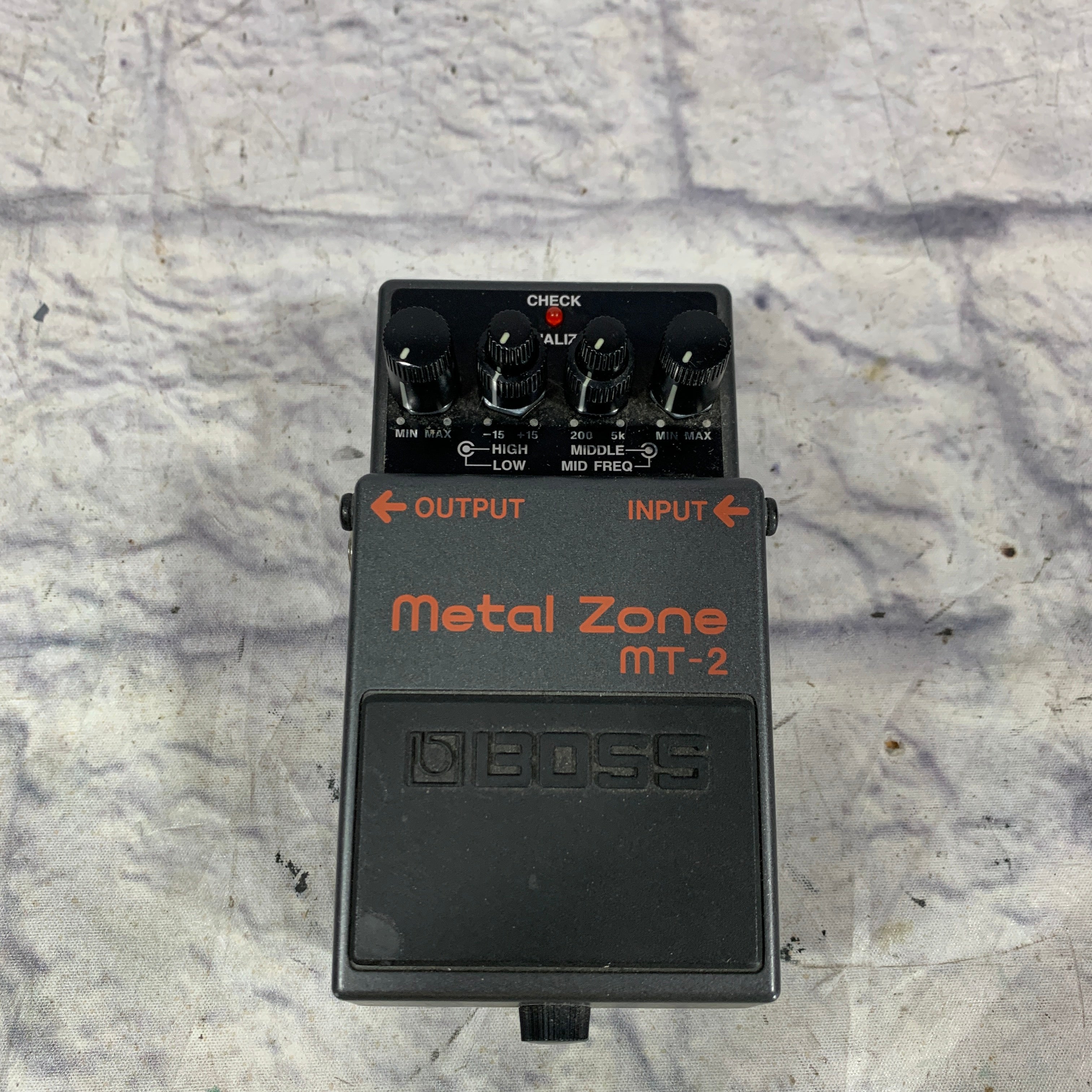 Boss Metal Zone MT-2 Distortion Pedal - Evolution Music