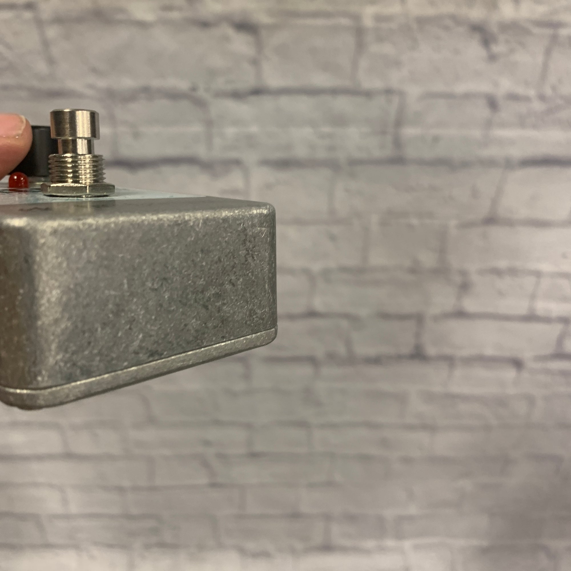 Electro-Harmonix Freeze Sound Retainer Effect Pedal