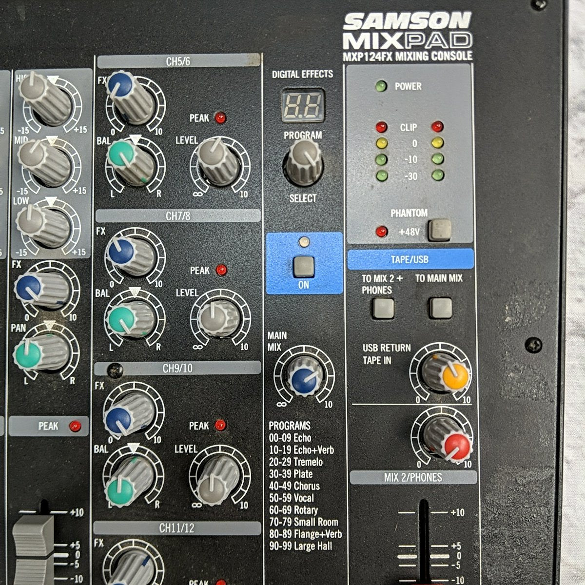 Samson Mix Pad MXP 124fx Mixing Console