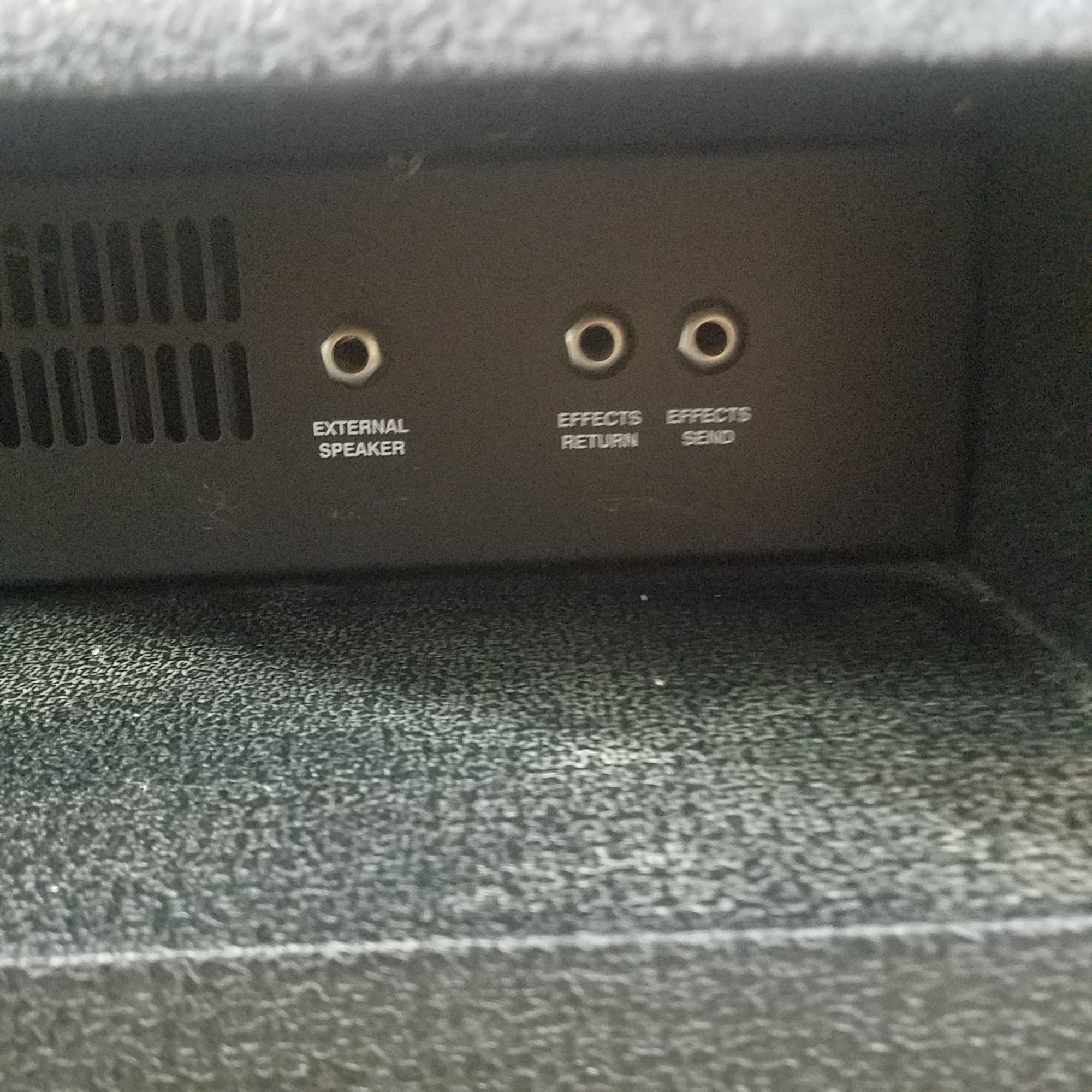 Acoustic B100 100 Watt Bass Amp