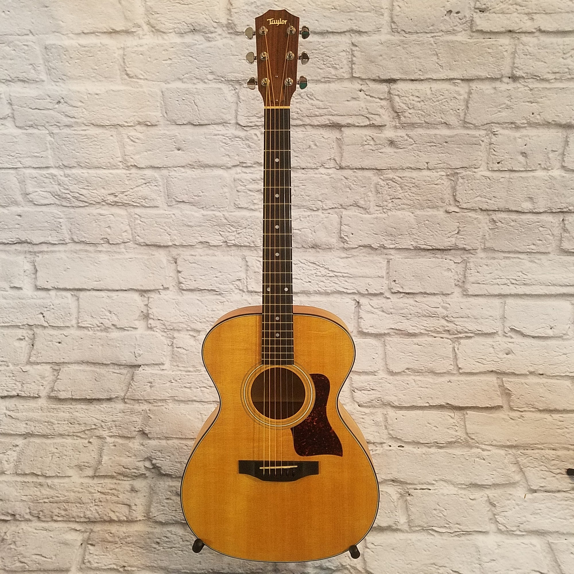 Taylor 422 Acoustic Guitar -Natural