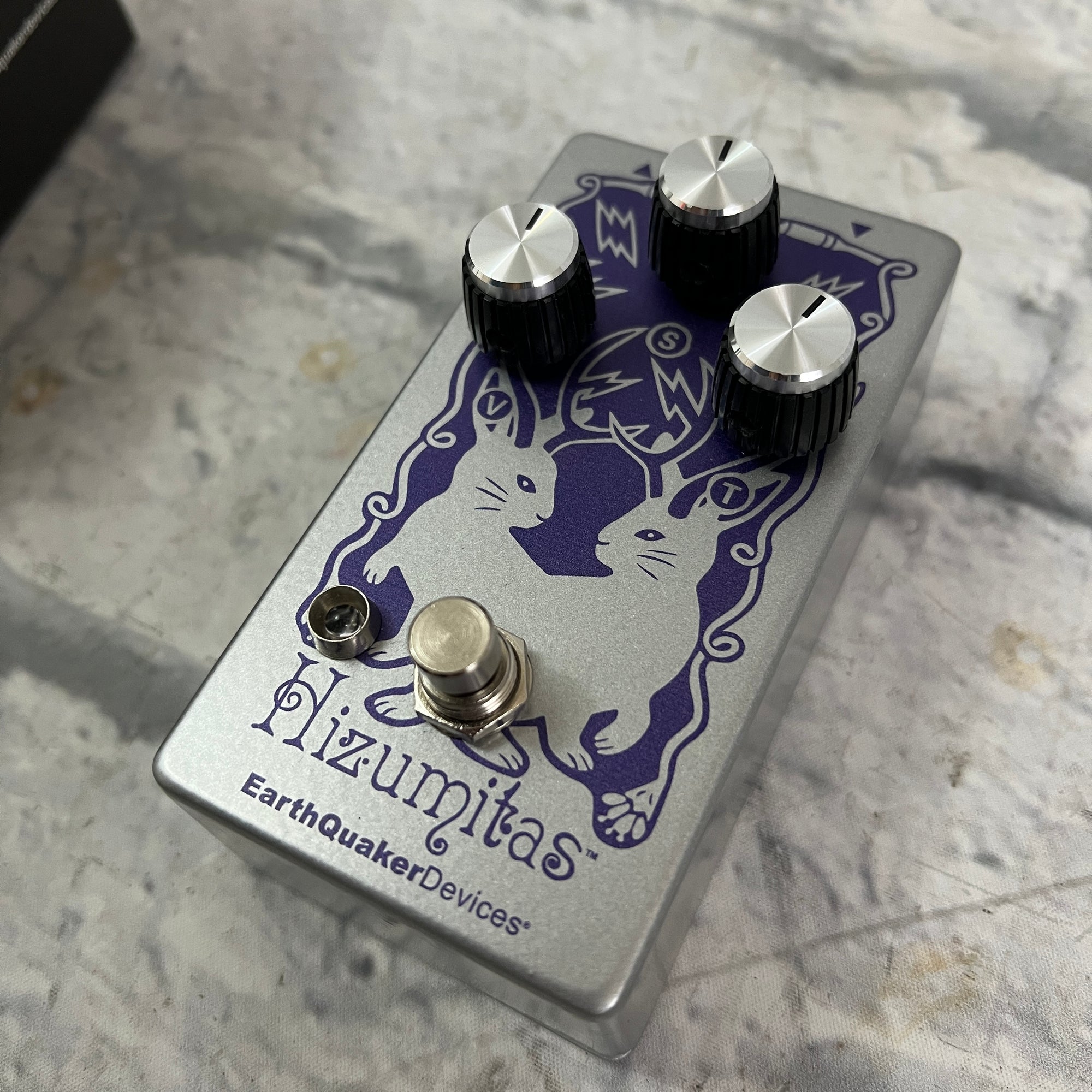 EarthQuaker Devices Hizumitas Fuzz Sustainar Pedal