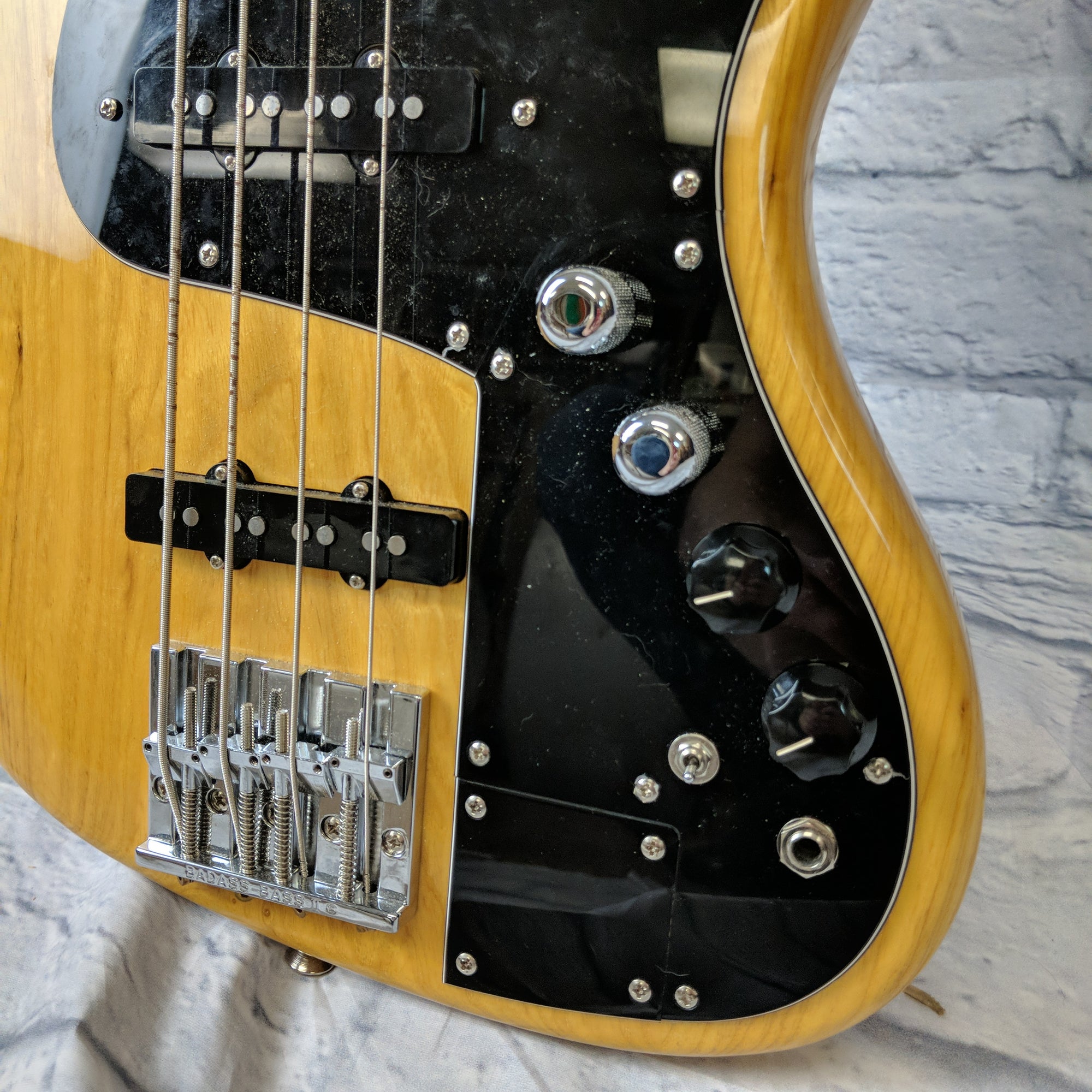 Fender Jazz Bass 2004 w/gig bag R084793 - Evolution Music