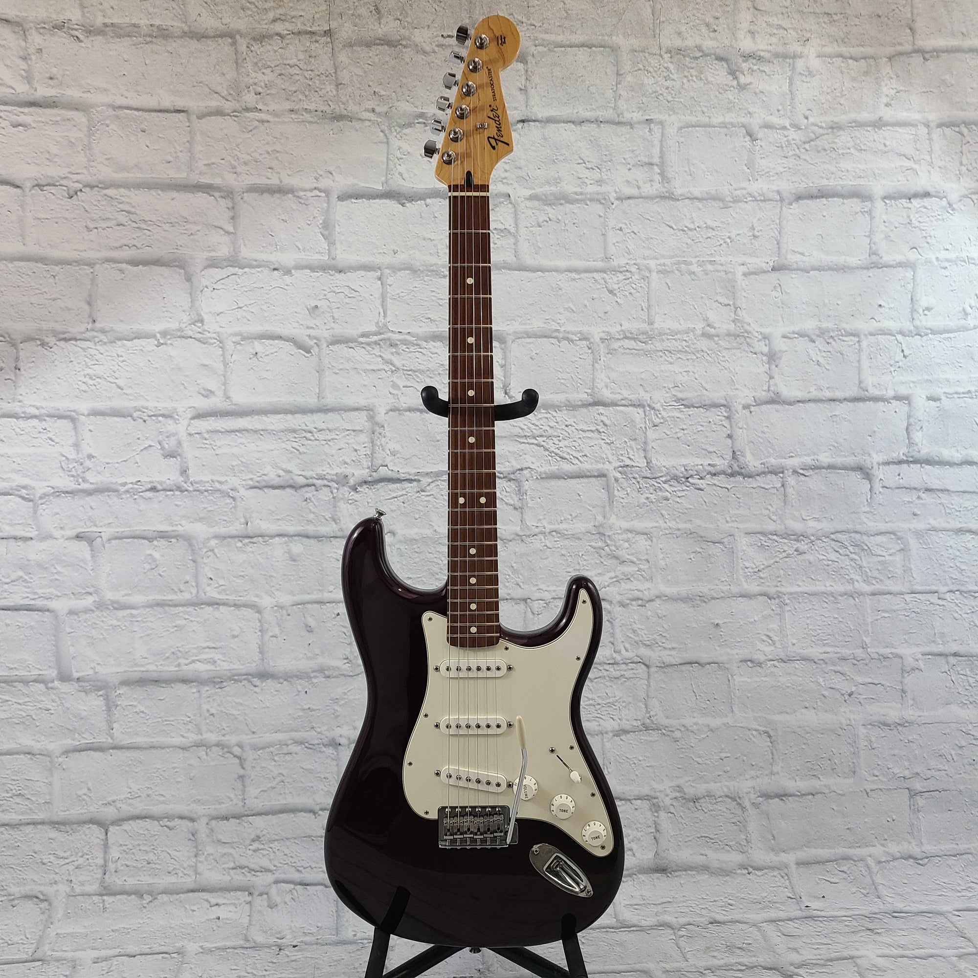 Fender Stratocaster 2010年製 2010 MIM Fender Stratocaster Electric Guitar - Midnight Wine