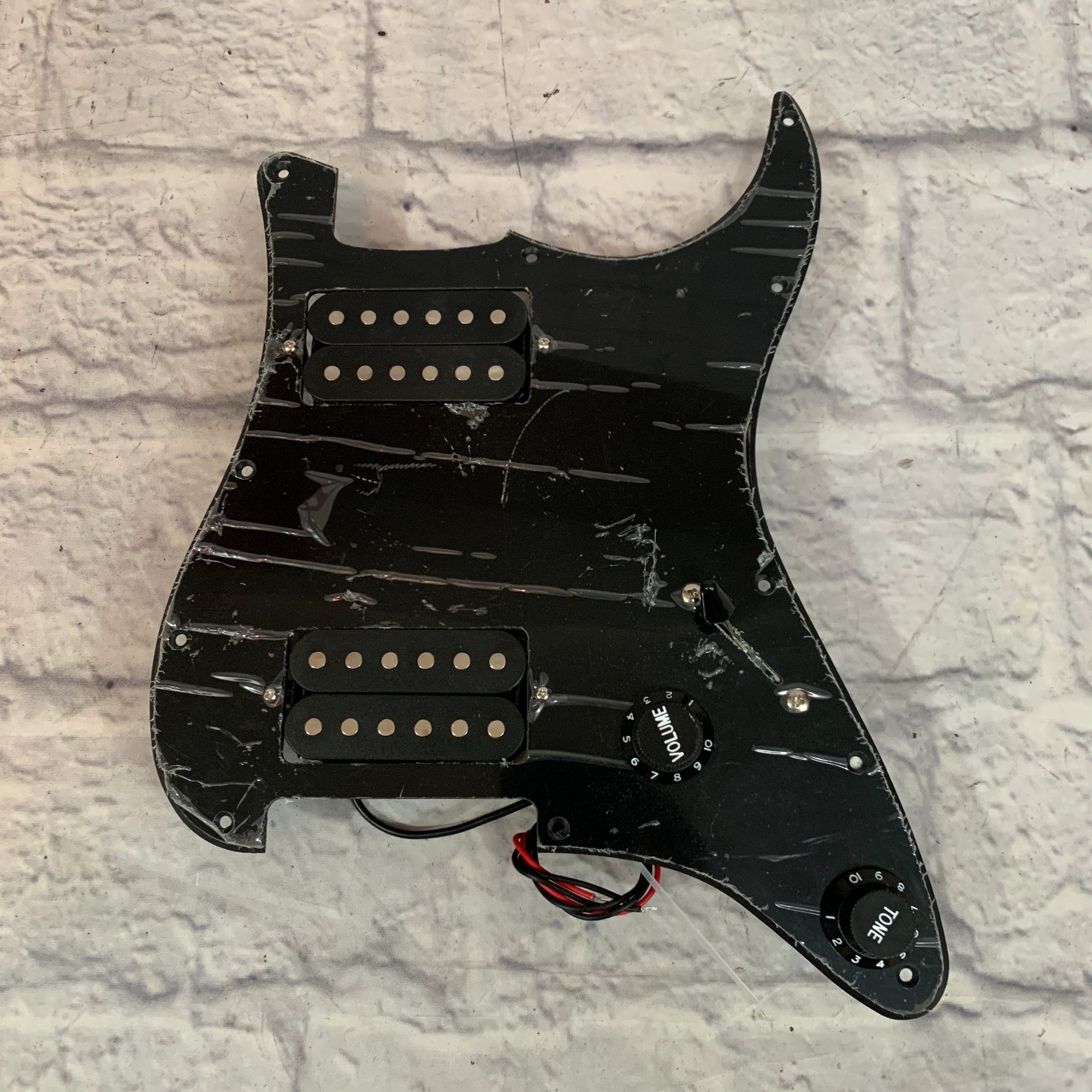 Loaded HH Strat Pickguard Black