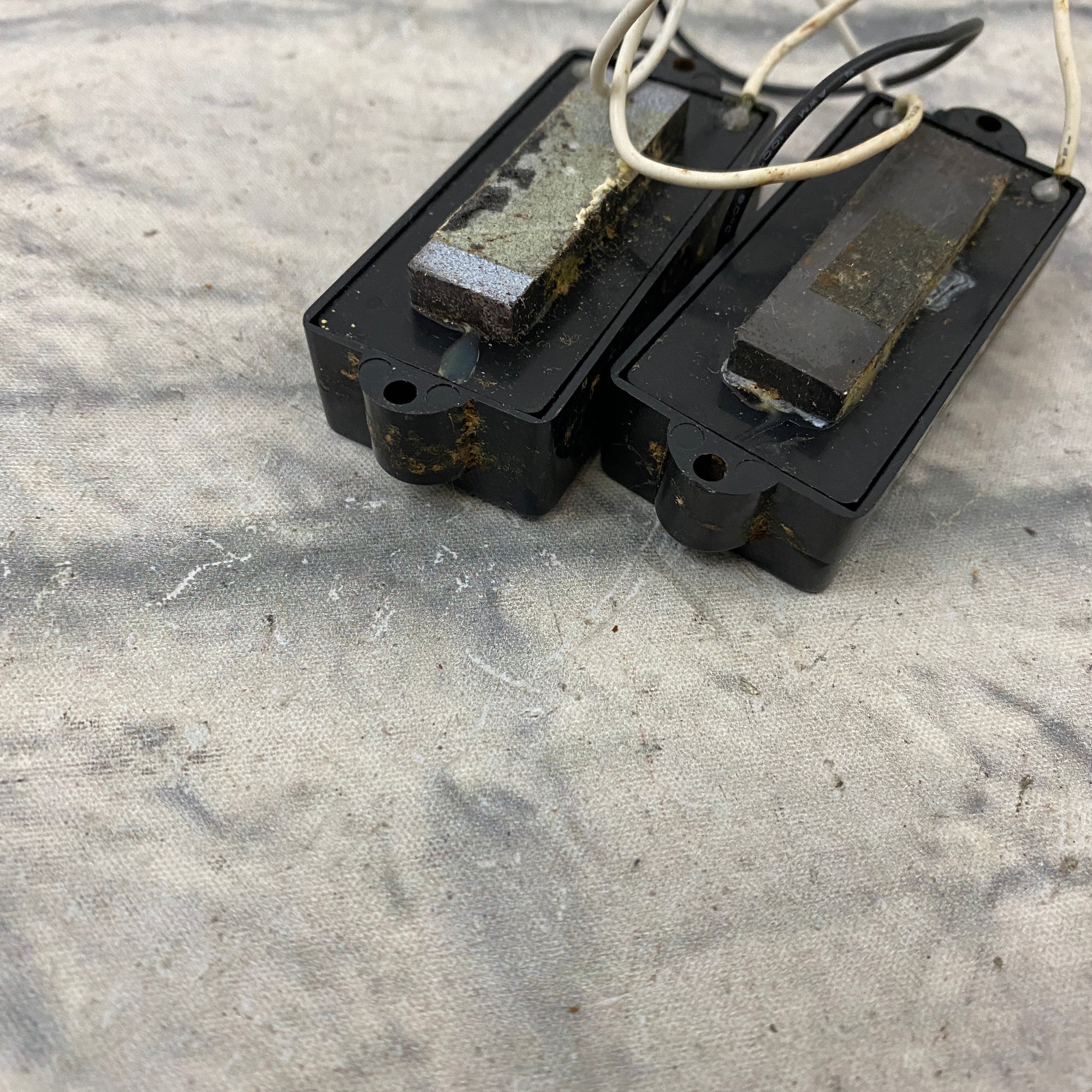 Unknown Black Bass Pickups