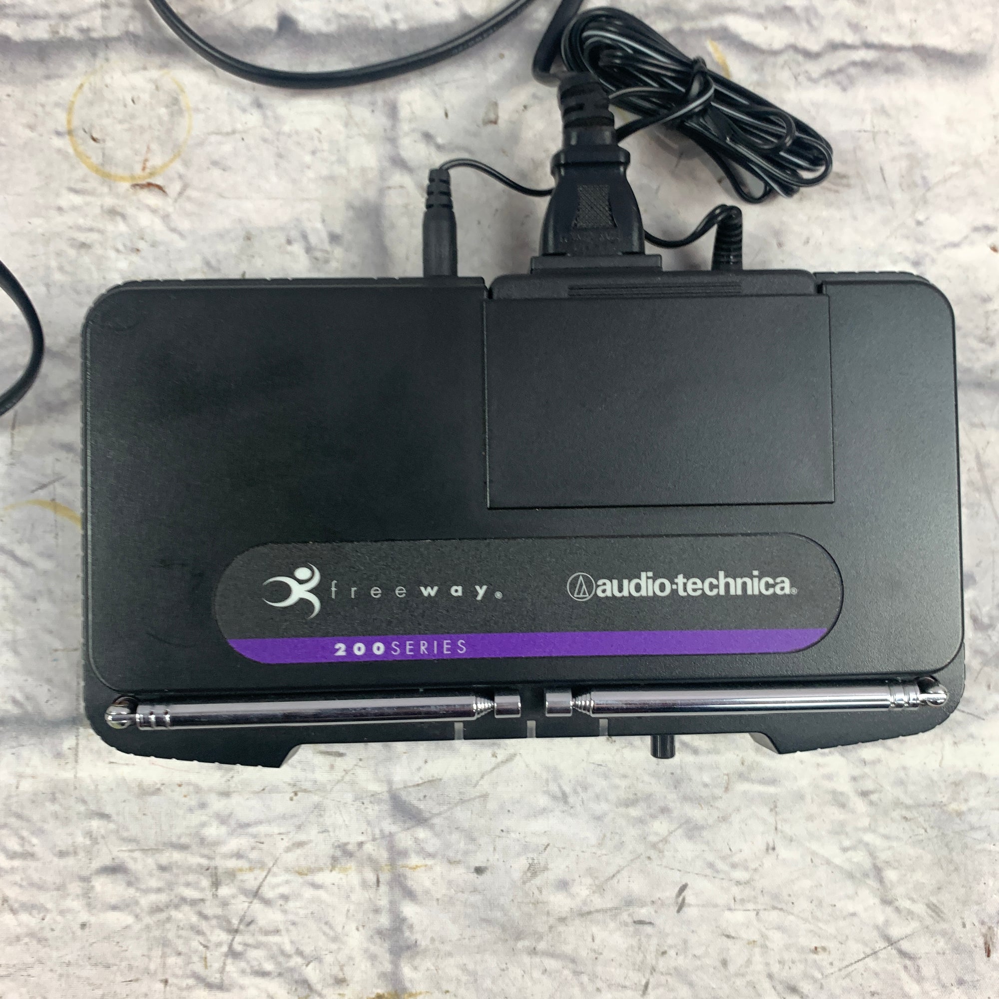 Audio Technica ATW-R200 Freeway Series Wireless Microphone Outfit