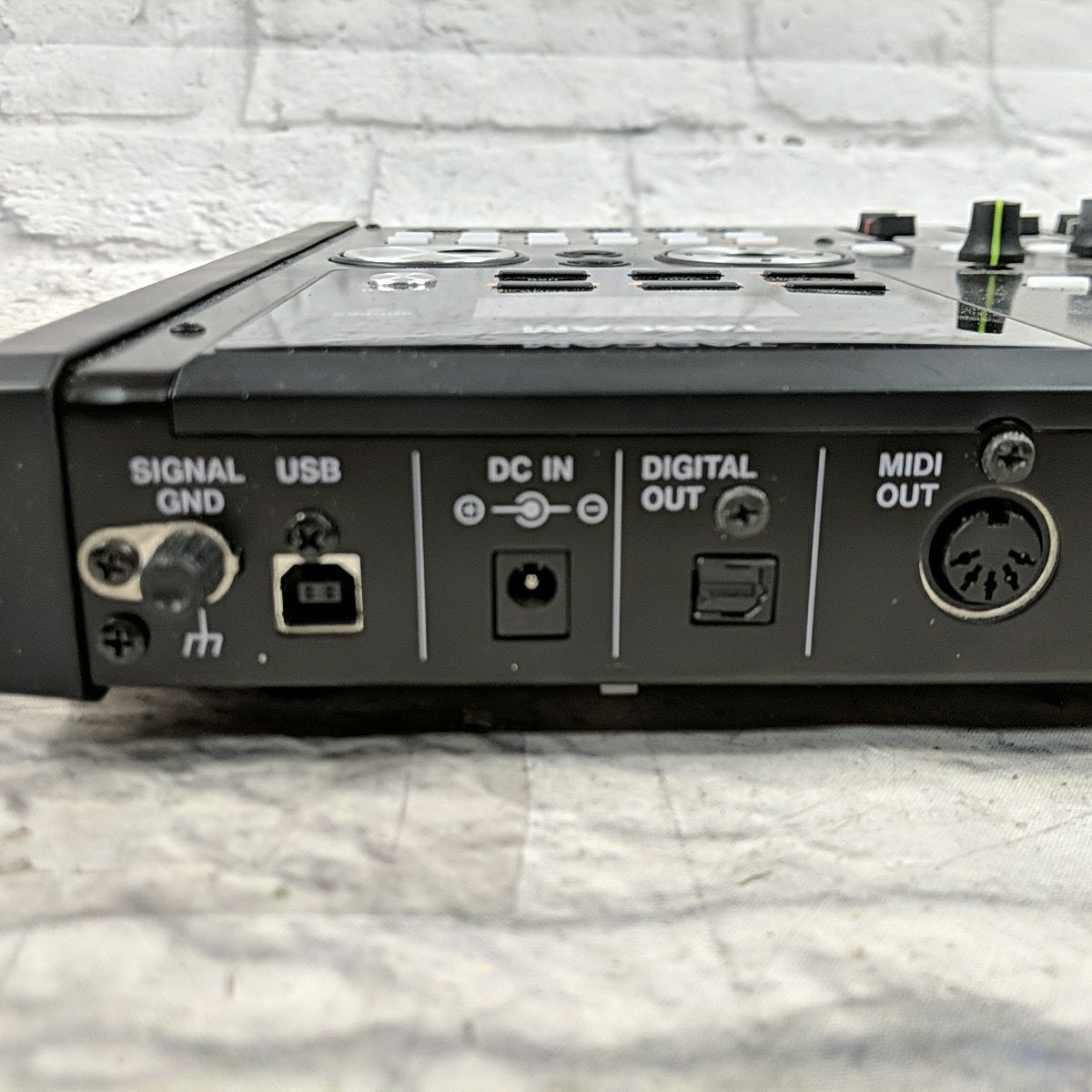 Tascam DP-02CF  Digital Recorder