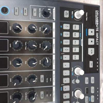 Arturia Drumbrute impact Electric Drum Machine