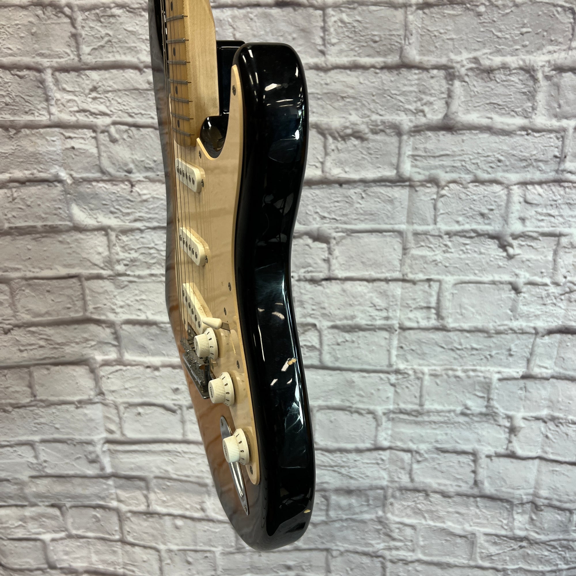 Squier Affinity Stratocaster Sunburst Electric Guitar