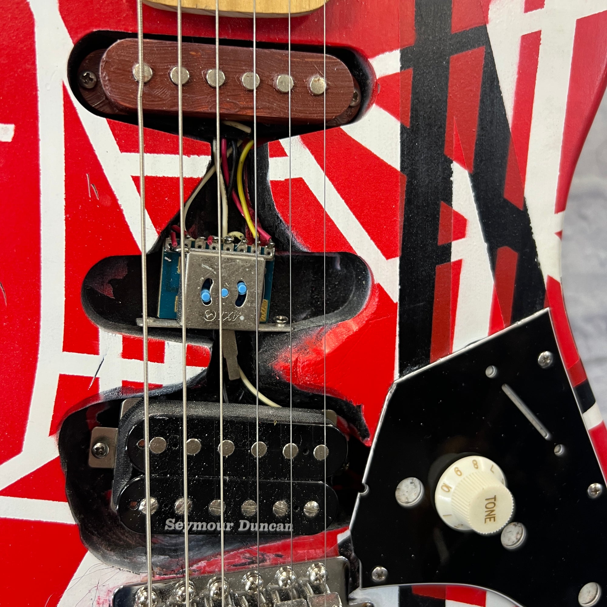 Unknown EVH Partscaster w Seymour Duncan JB