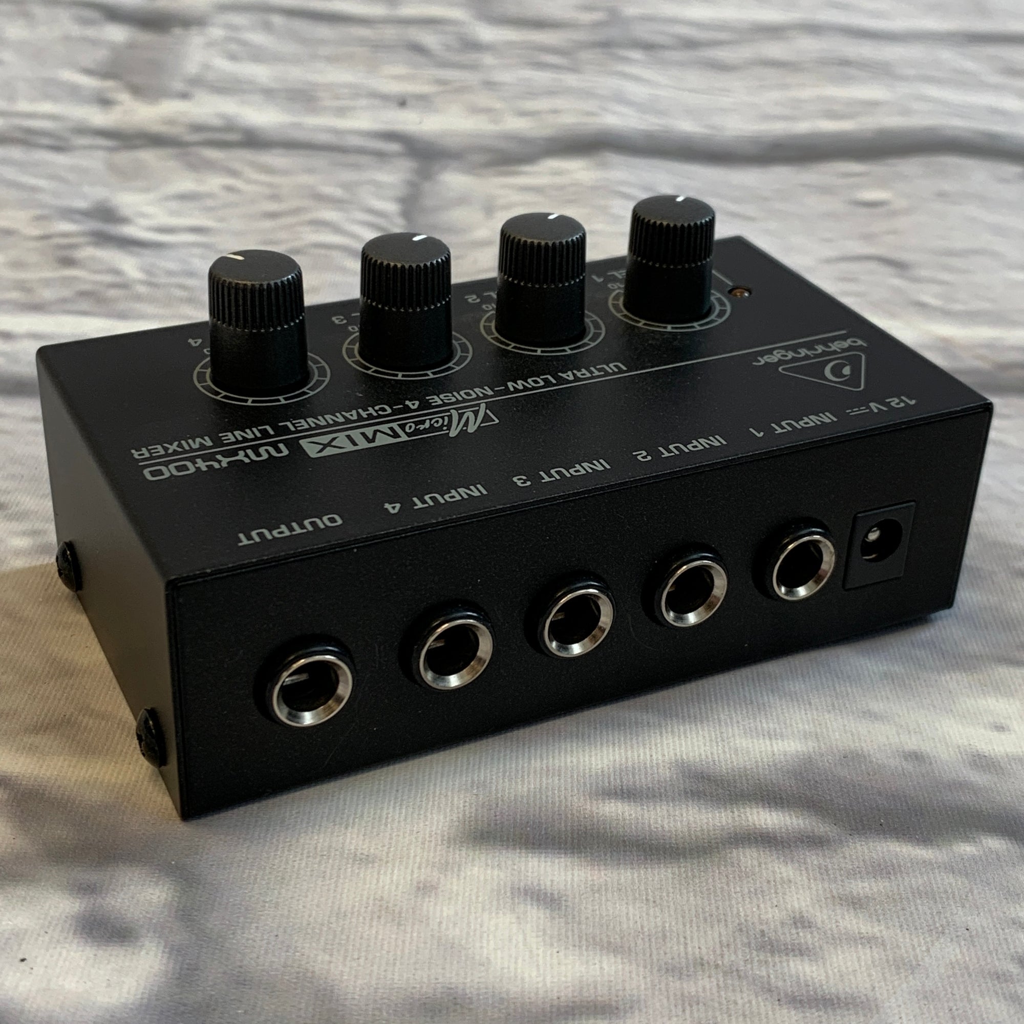 Behringer Micro Mix MX400 4-Channel Line Mixer