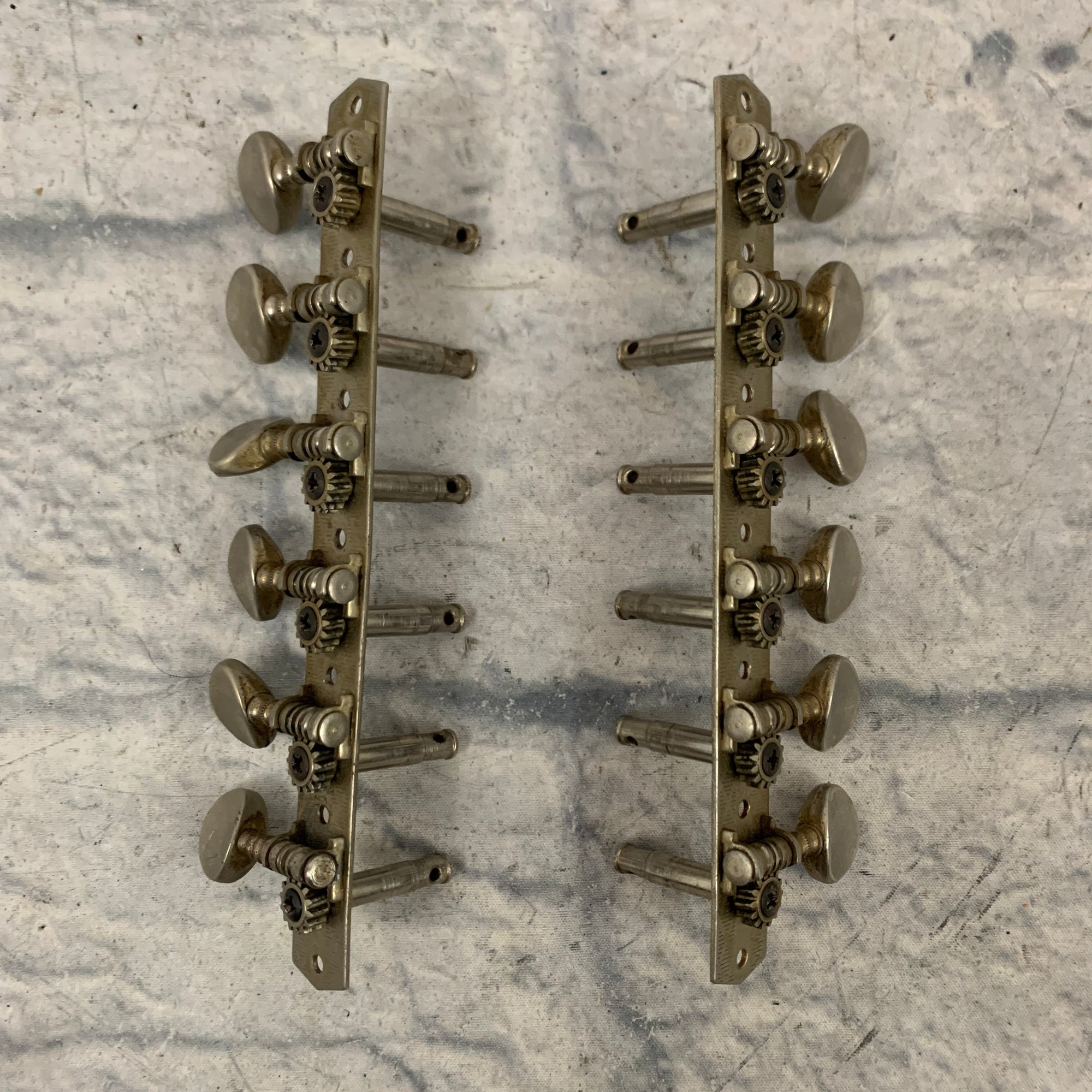 Unknown 12-String Tuners