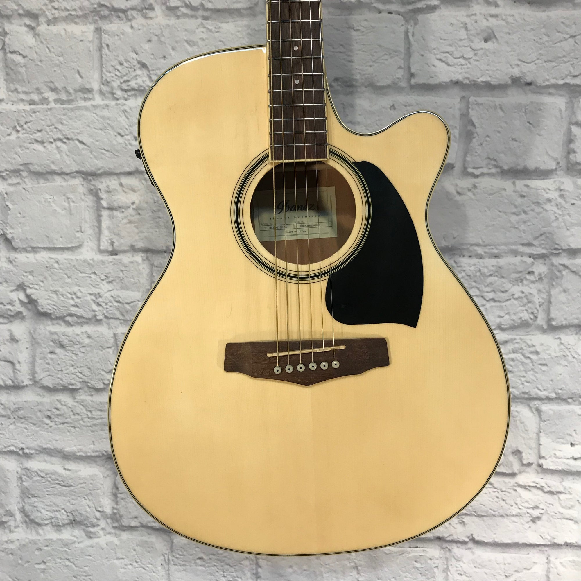 ** Ibanez PC15ECENT Performance Grand Concert Acoustic-Electric Guitar Natural